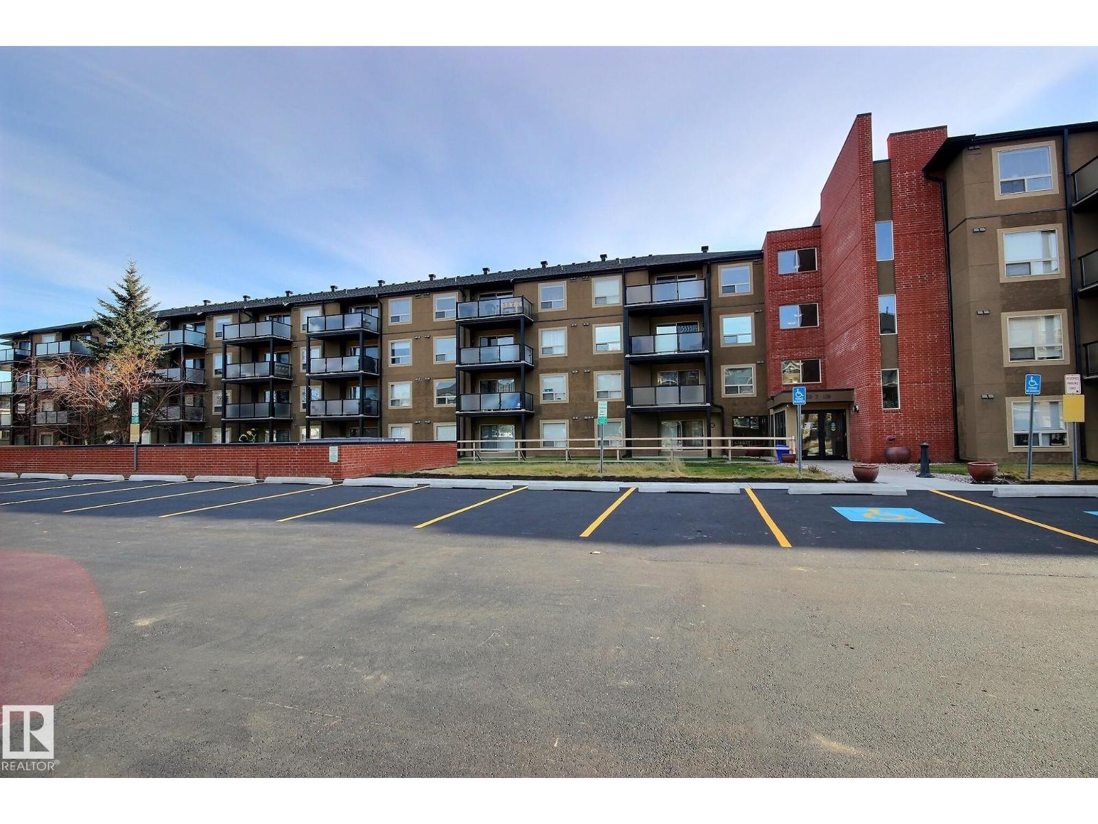 #105 13907 136 ST NW Property Photo 1