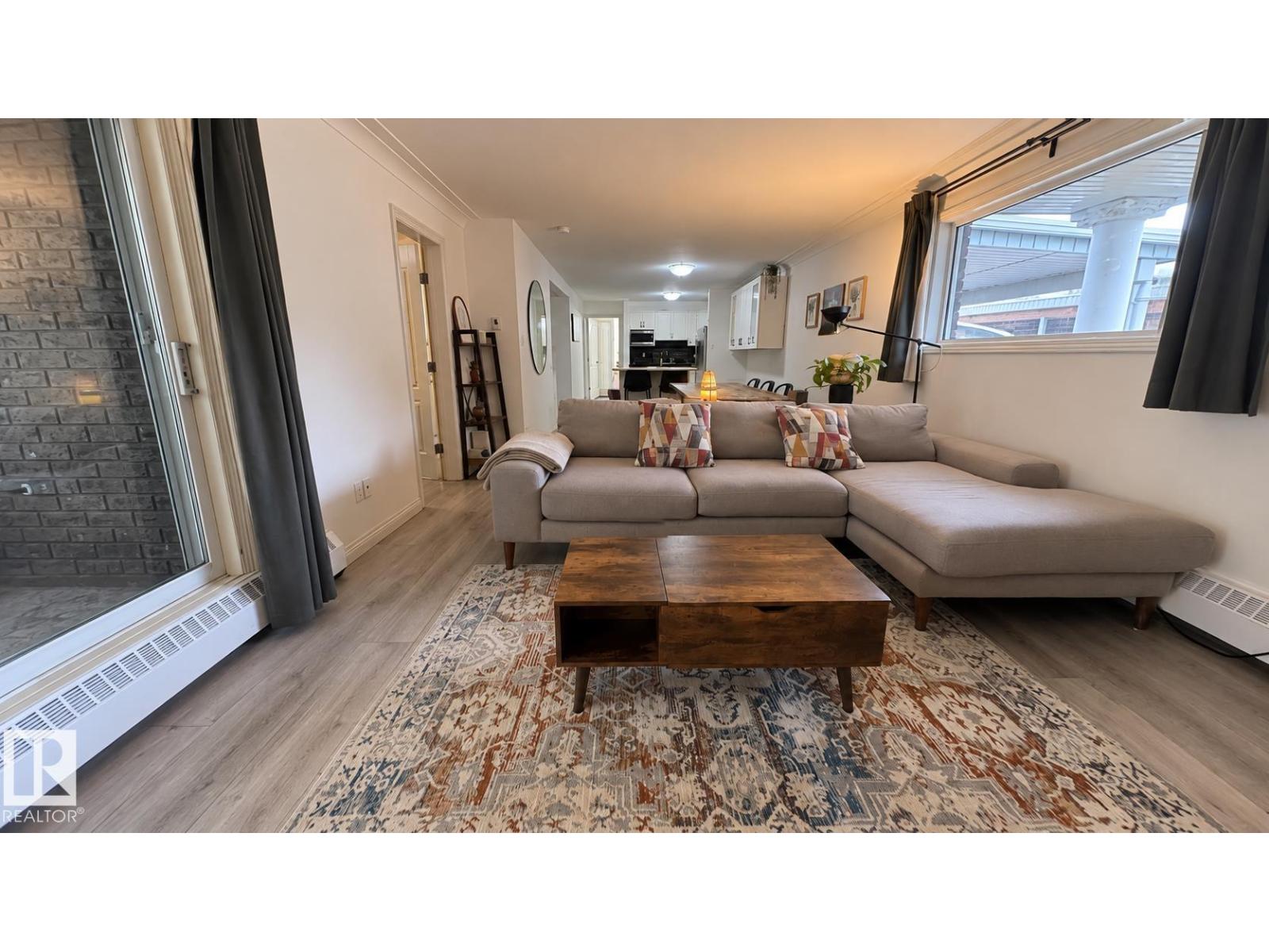 #18 9926 80 Av Nw Property Photo 3
