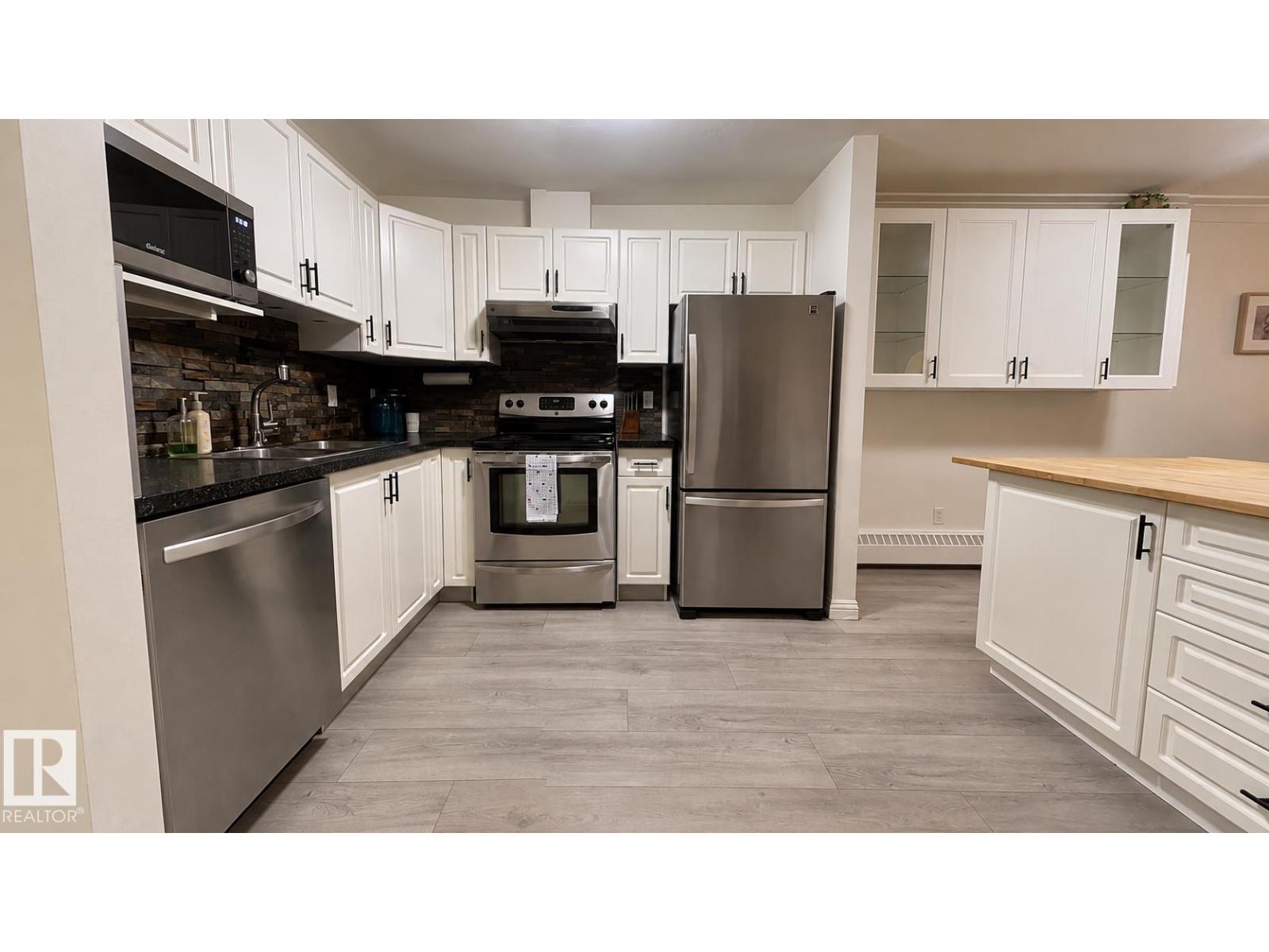 #18 9926 80 Av Nw Property Photo 6