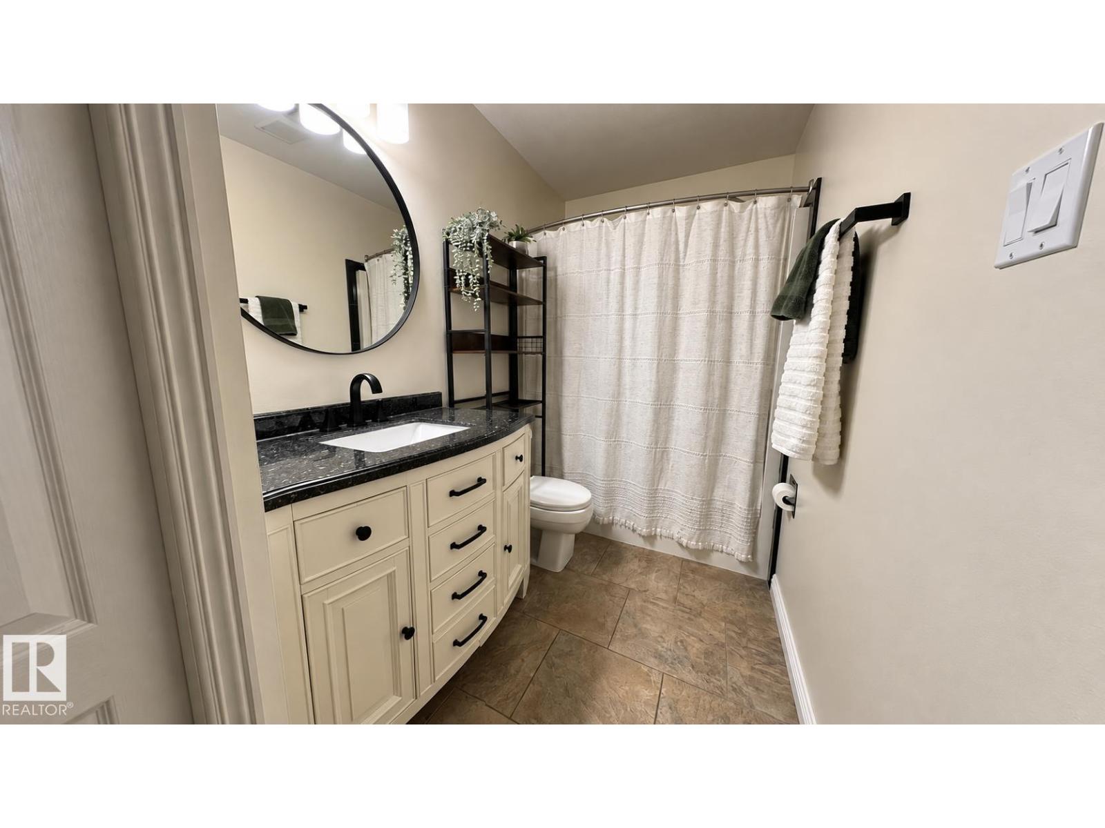 #18 9926 80 Av Nw Property Photo 7
