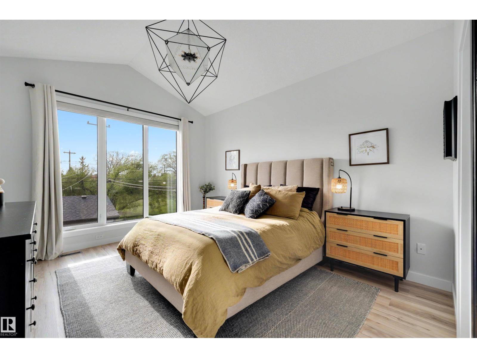 10948 118 St Nw Property Photo 14