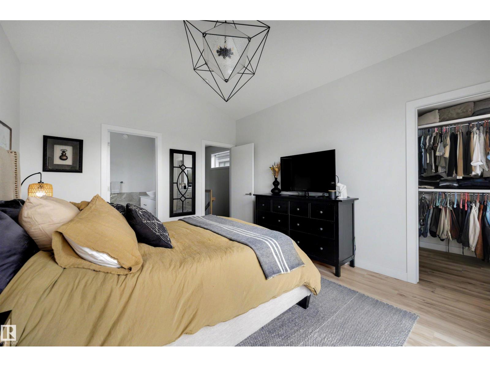 10948 118 St Nw Property Photo 15