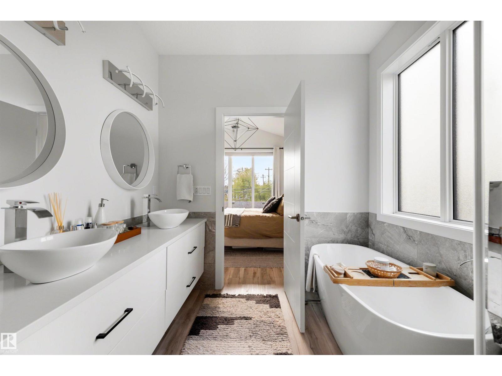 10948 118 St Nw Property Photo 16