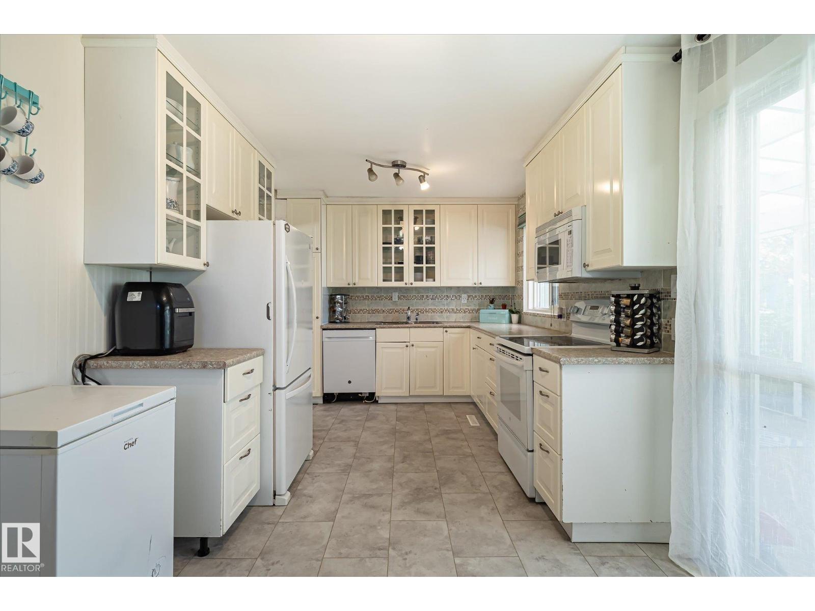 12820 132 St Nw Property Photo 8