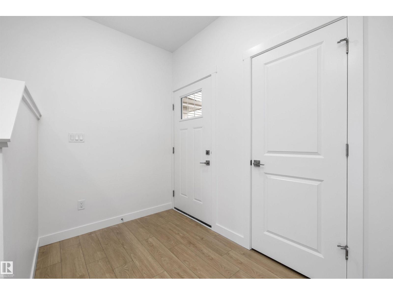 8732 183 Av Nw Property Photo 2