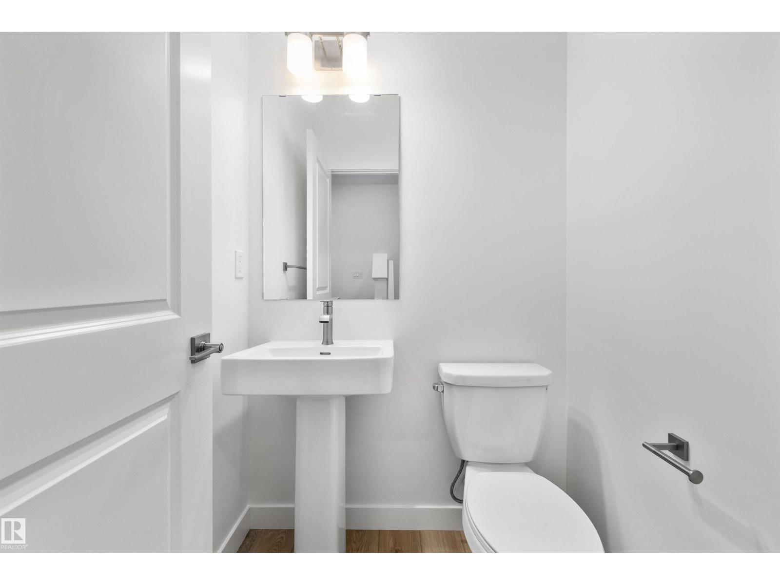 8732 183 Av Nw Property Photo 4