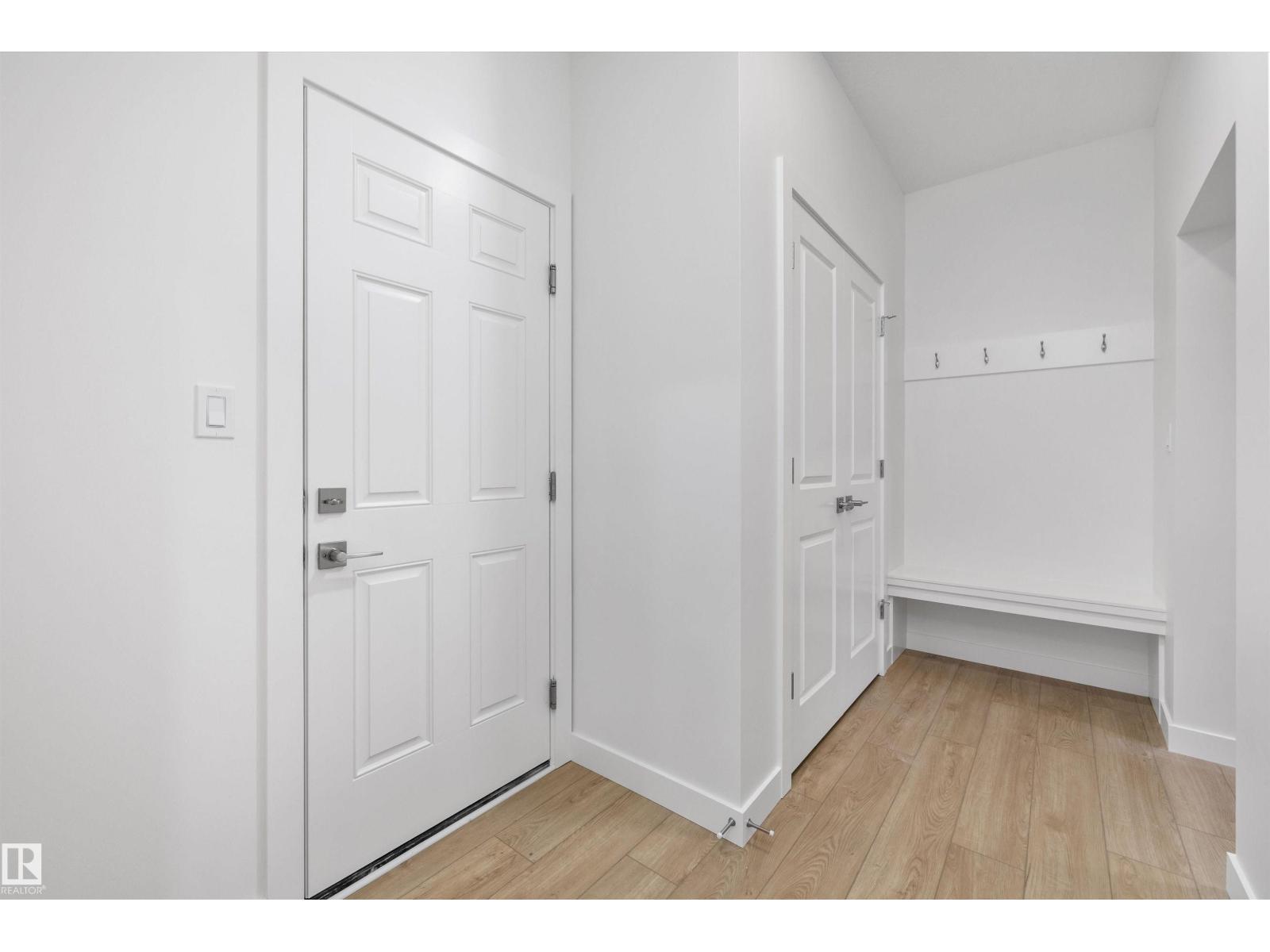 8732 183 Av Nw Property Photo 5