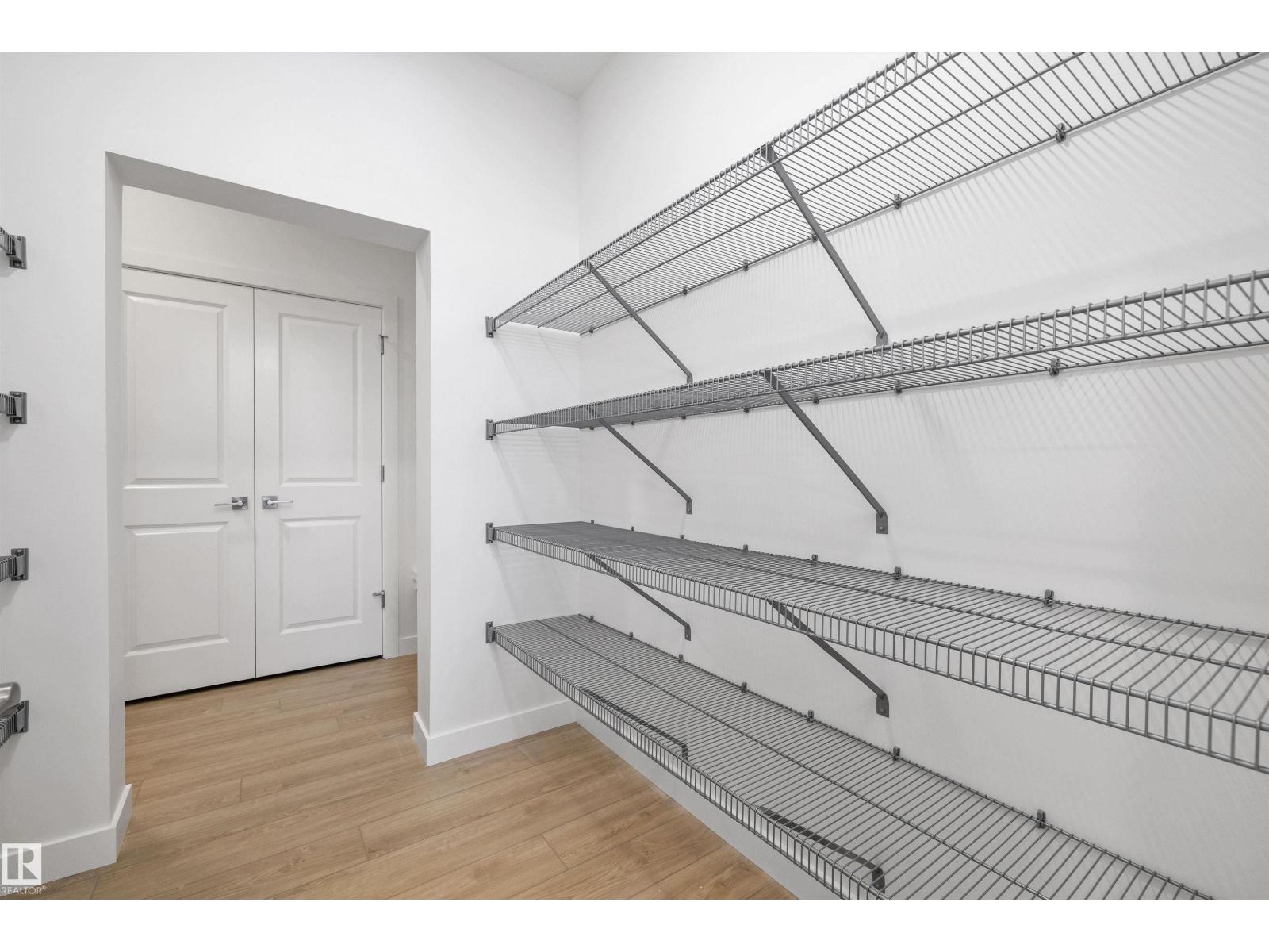 8732 183 Av Nw Property Photo 7