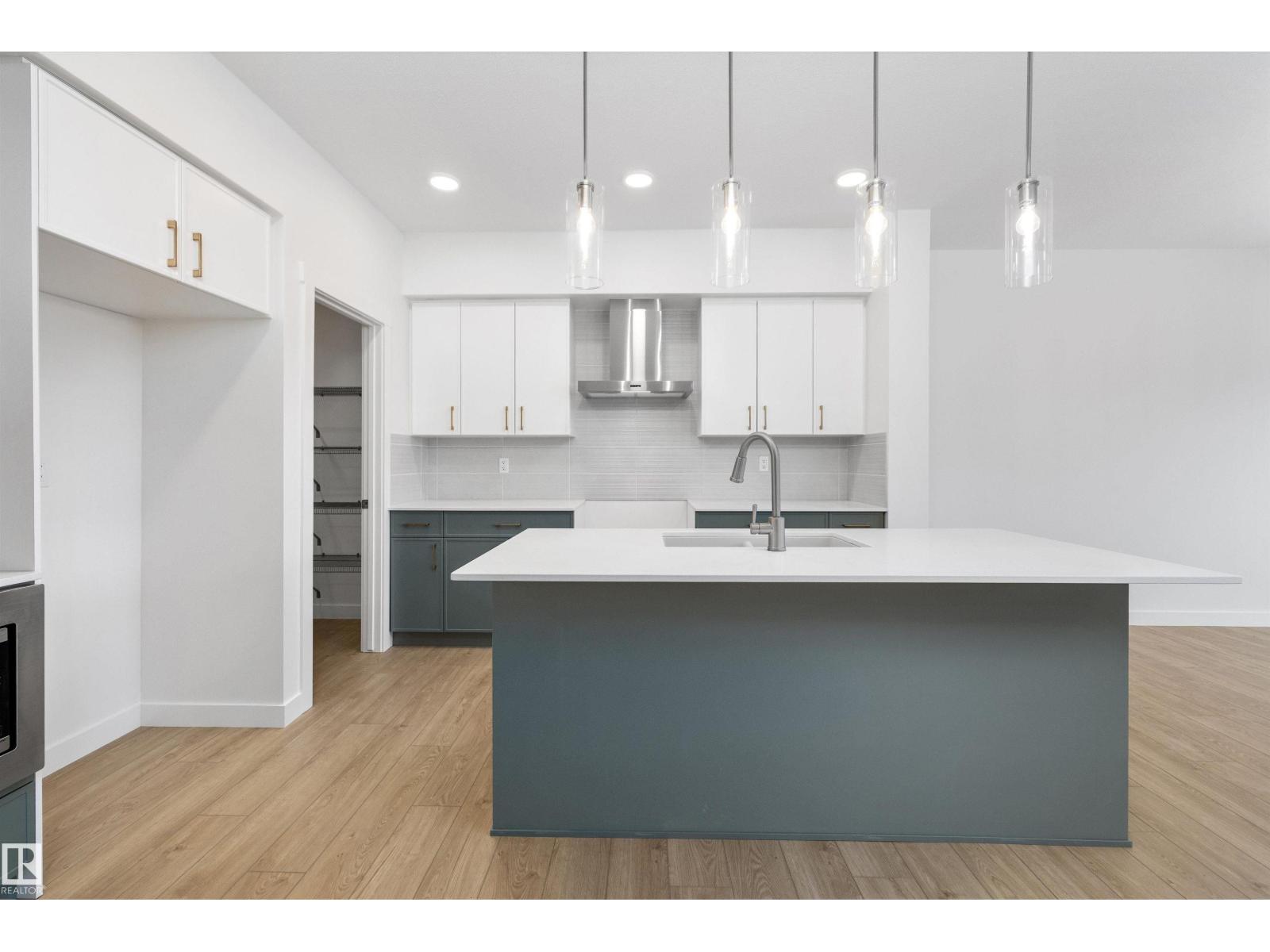 8732 183 Av Nw Property Photo 9