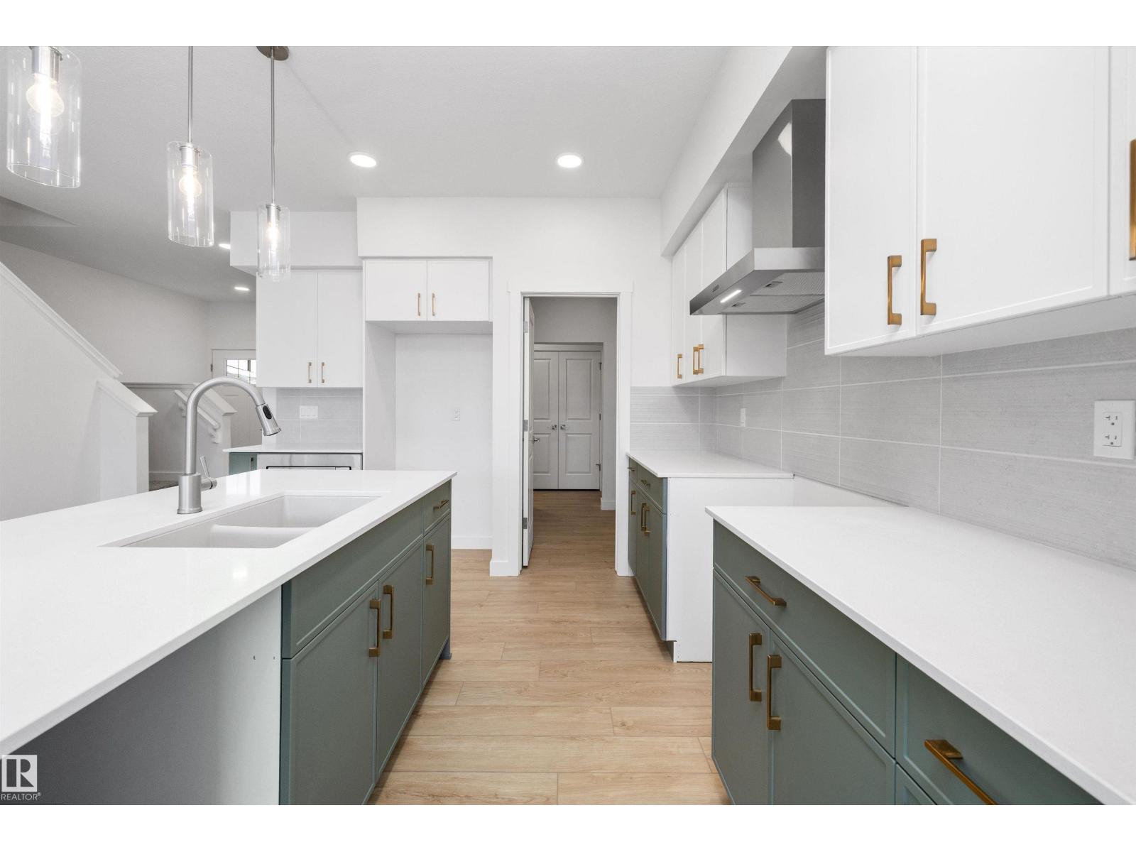 8732 183 Av Nw Property Photo 13