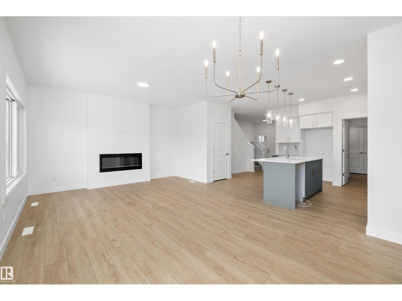 8732 183 Av Nw Property Photo 17