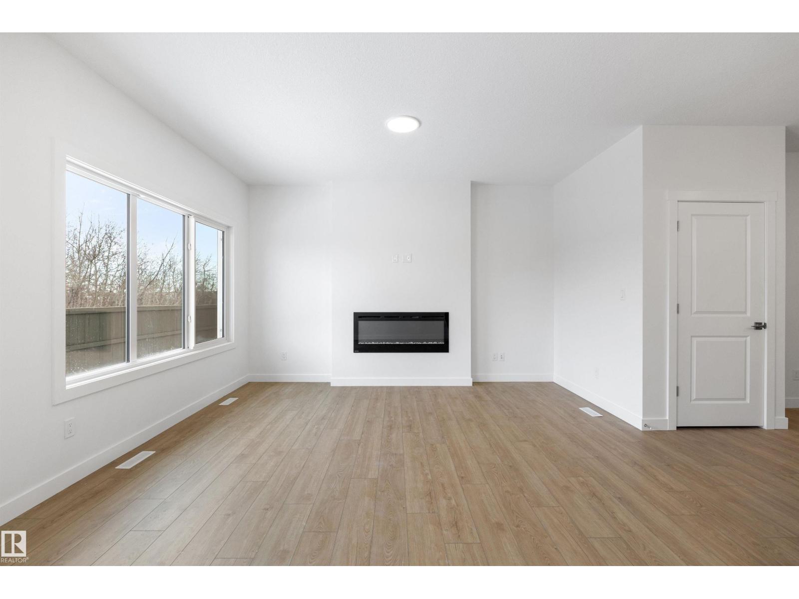 8732 183 Av Nw Property Photo 24