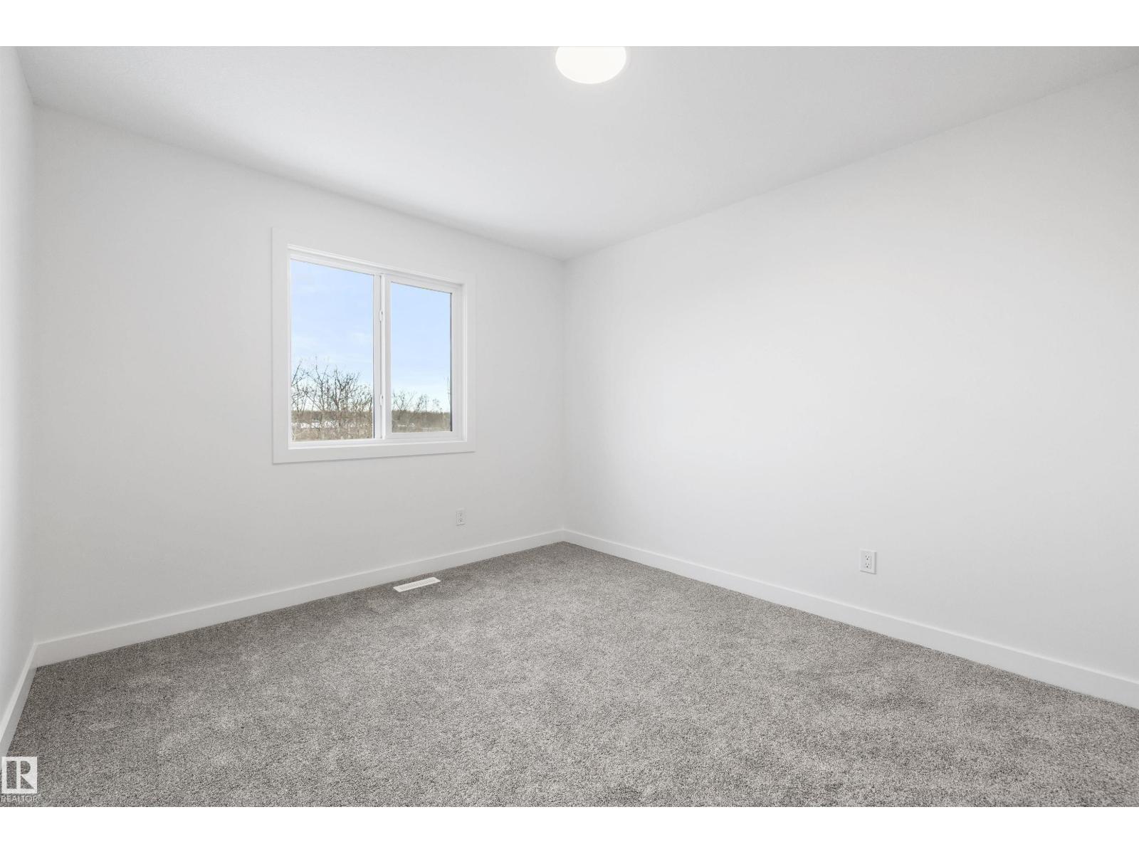 8732 183 Av Nw Property Photo 31