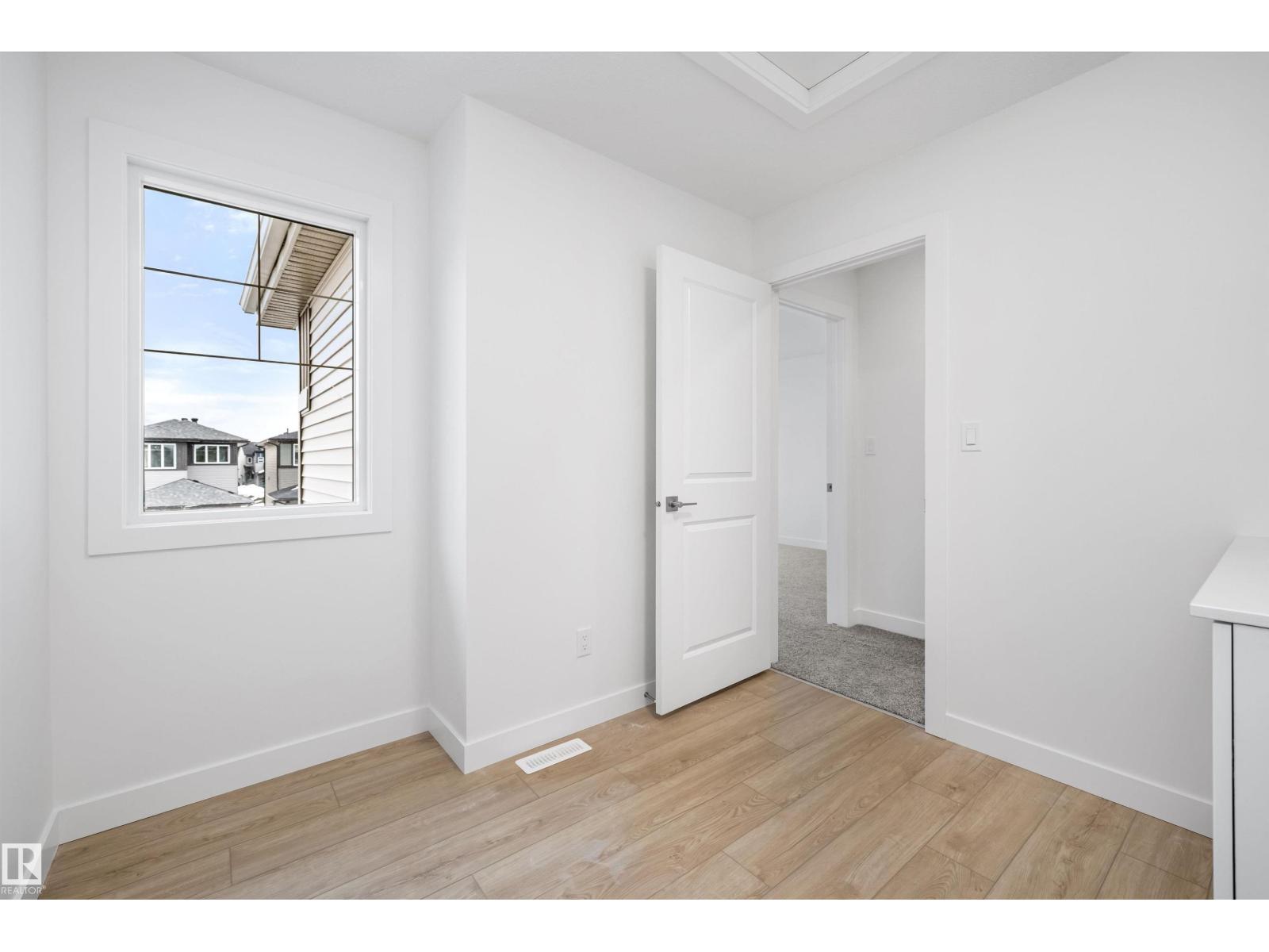 8732 183 Av Nw Property Photo 35