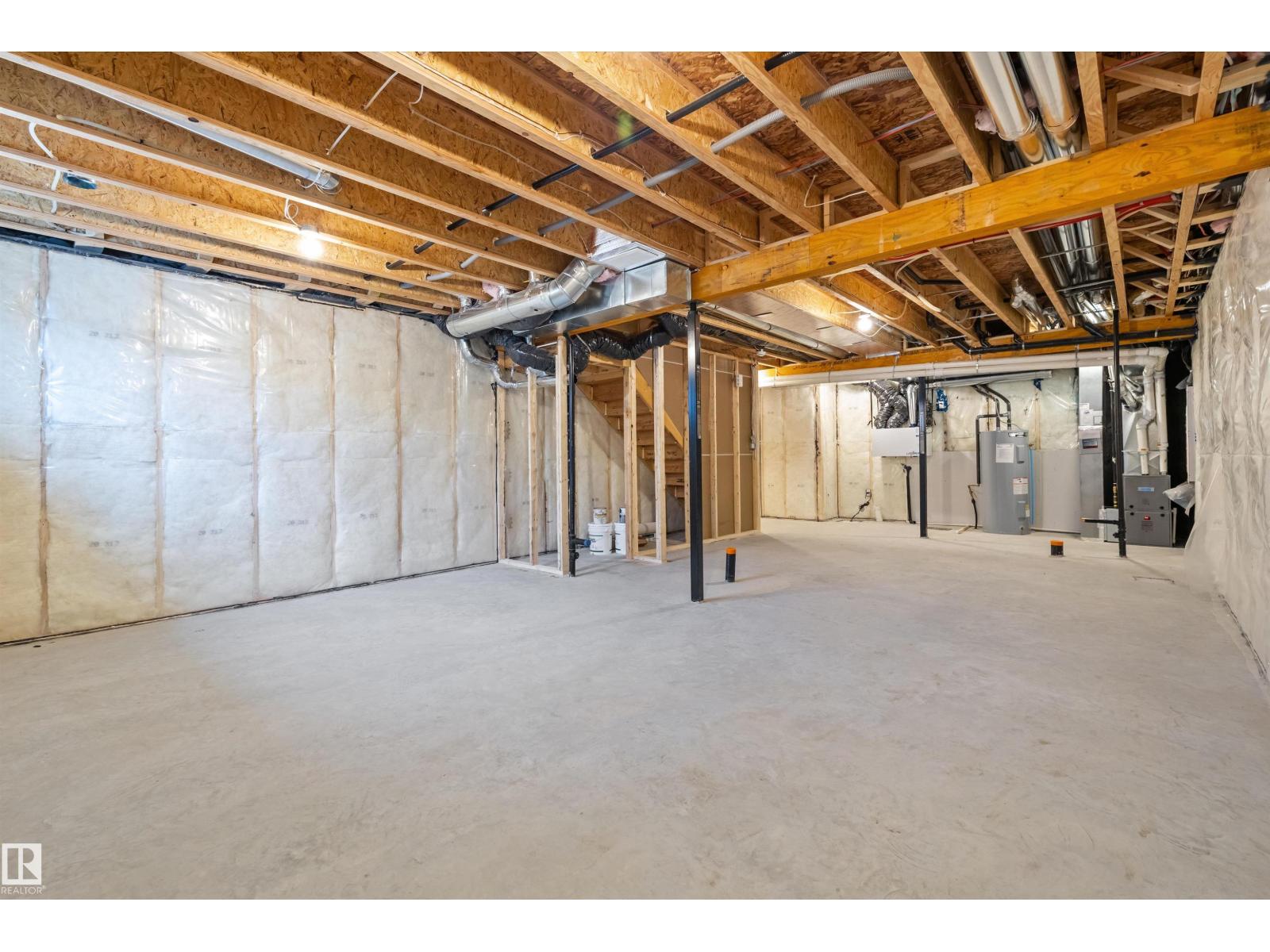 8732 183 Av Nw Property Photo 44