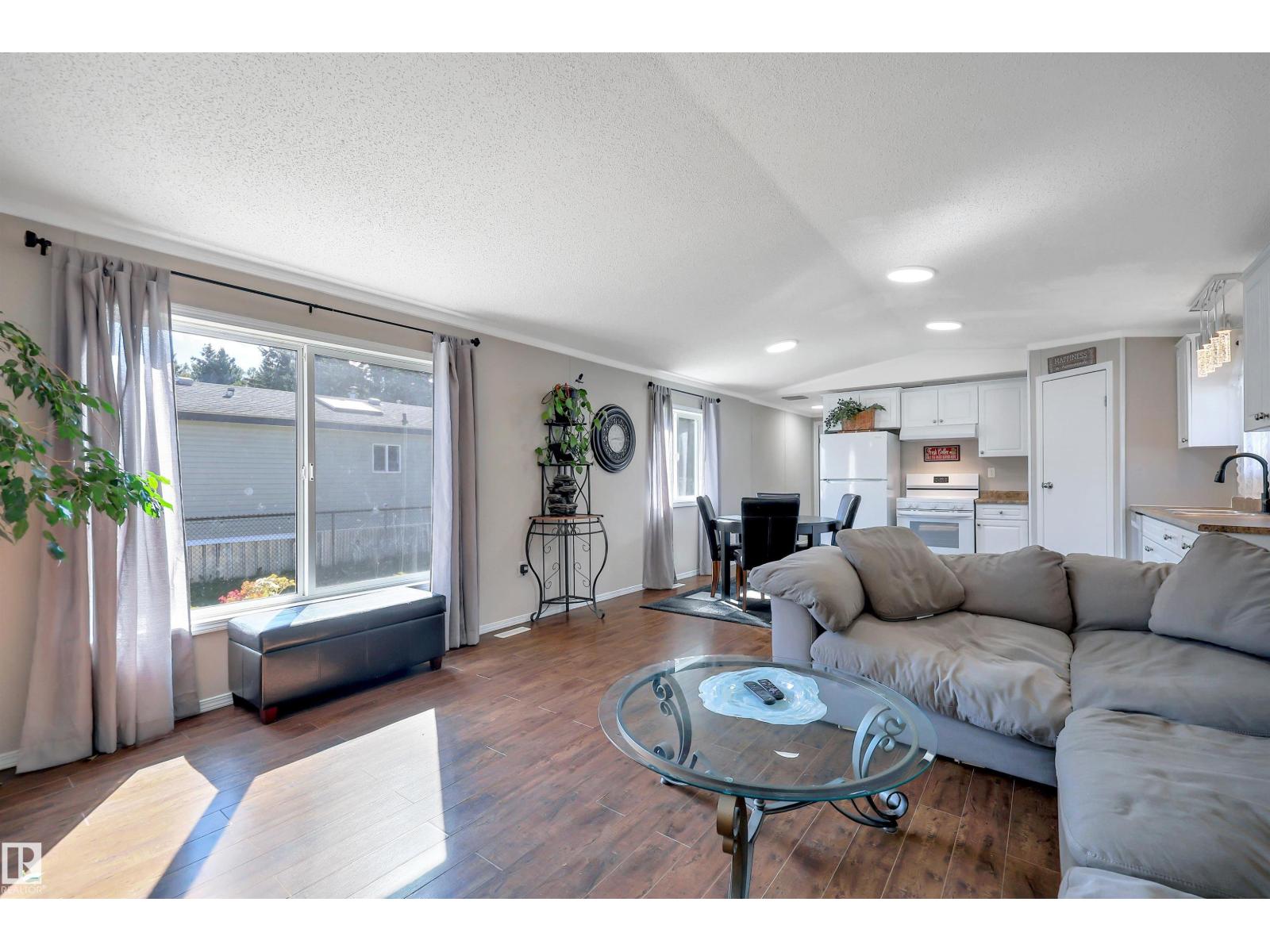 7 Village Green Mobile Park Property Photo 16