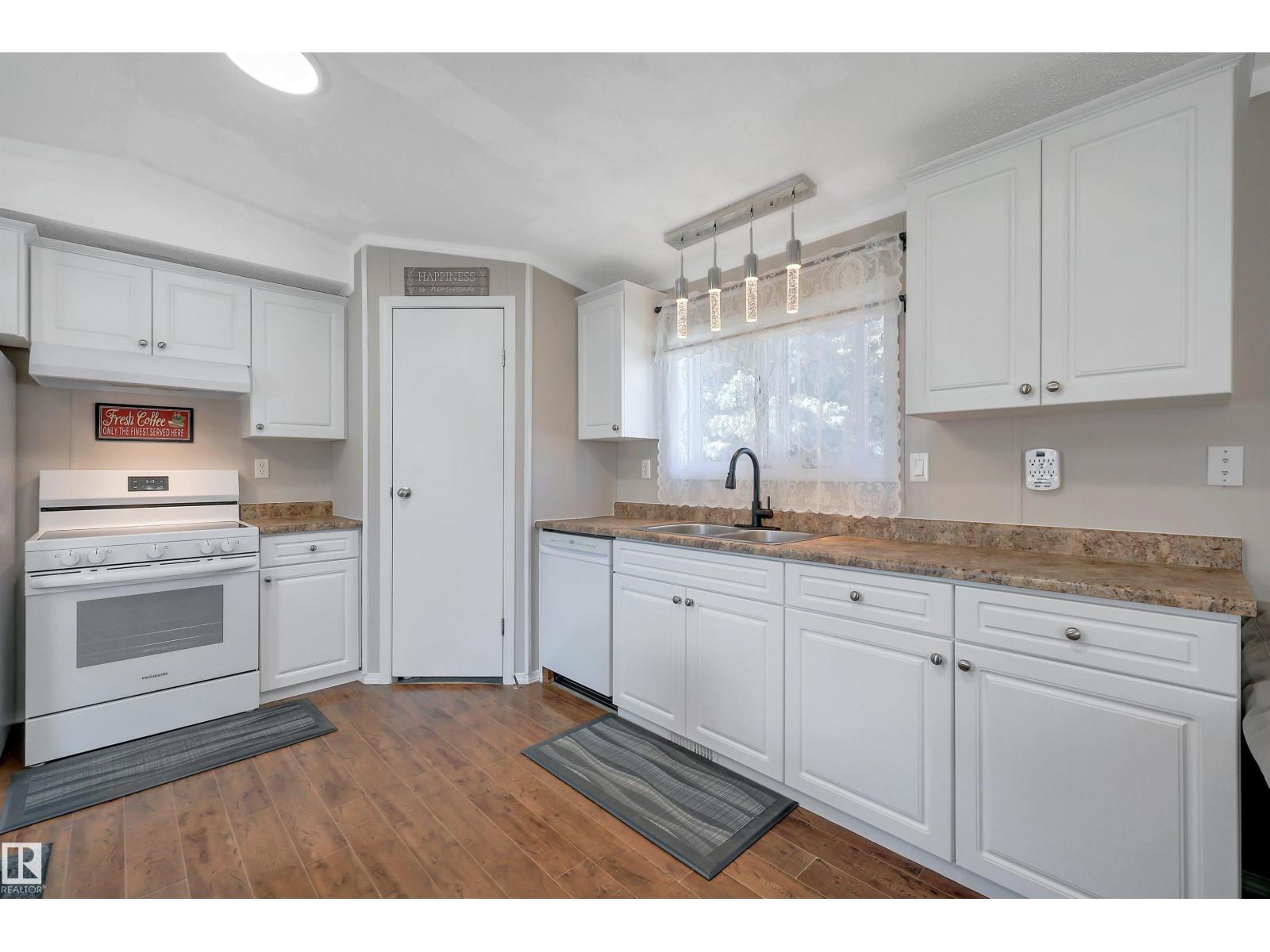 7 Village Green Mobile Park Property Photo 18