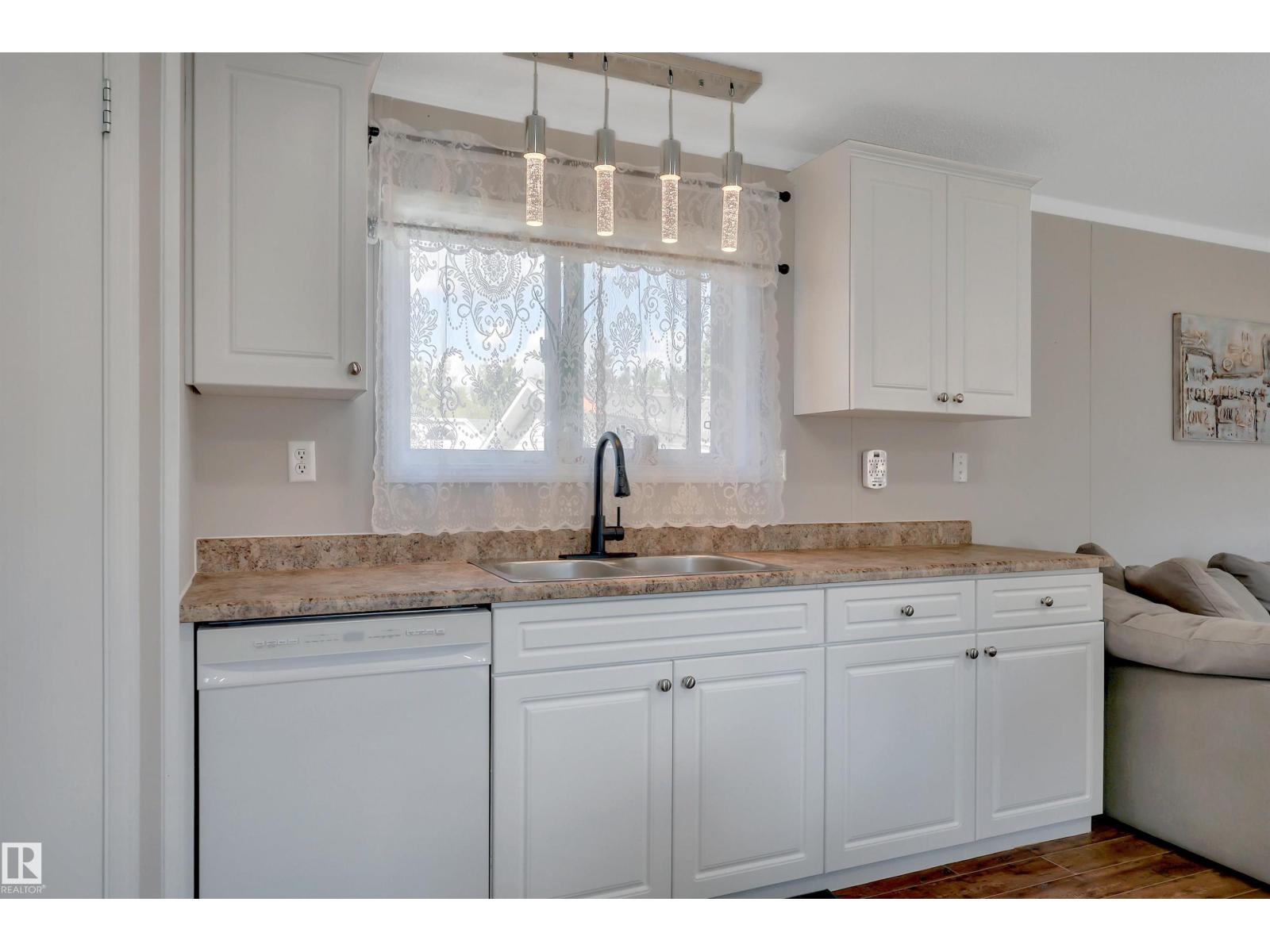 7 Village Green Mobile Park Property Photo 19
