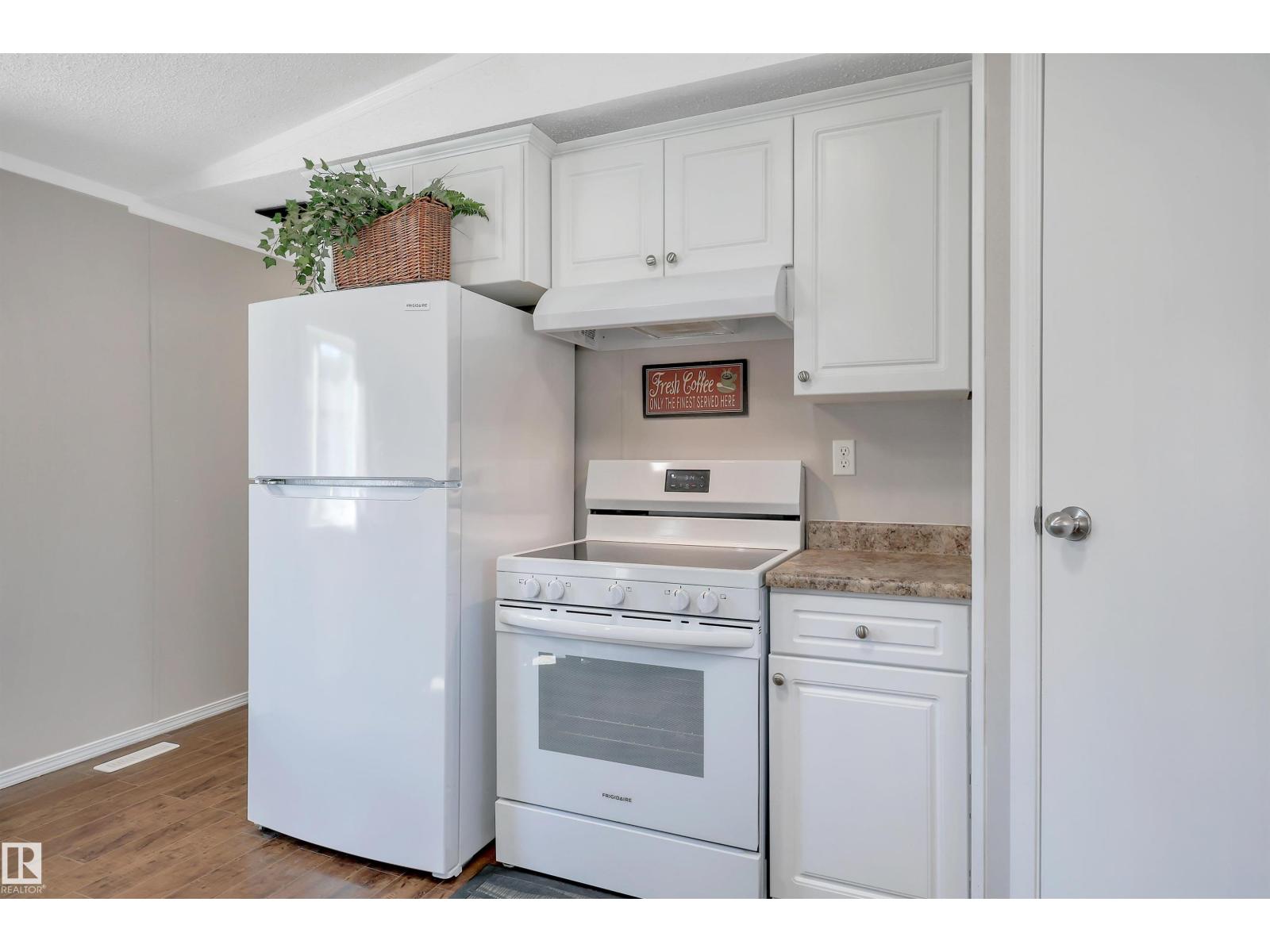 7 Village Green Mobile Park Property Photo 20