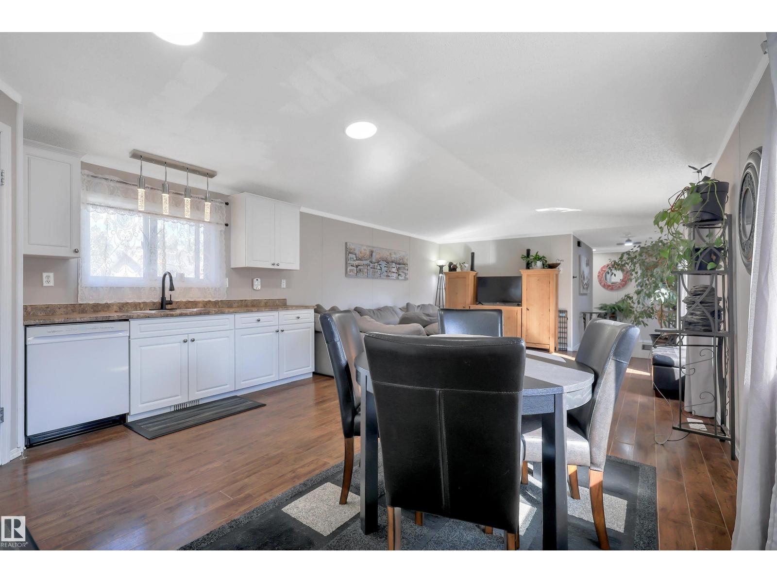 7 Village Green Mobile Park Property Photo 22