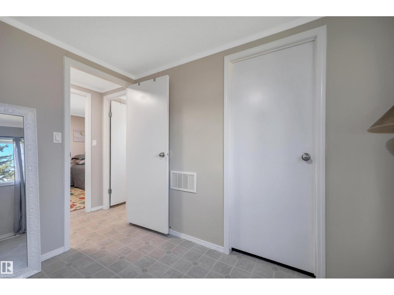 7 Village Green Mobile Park Property Photo 30