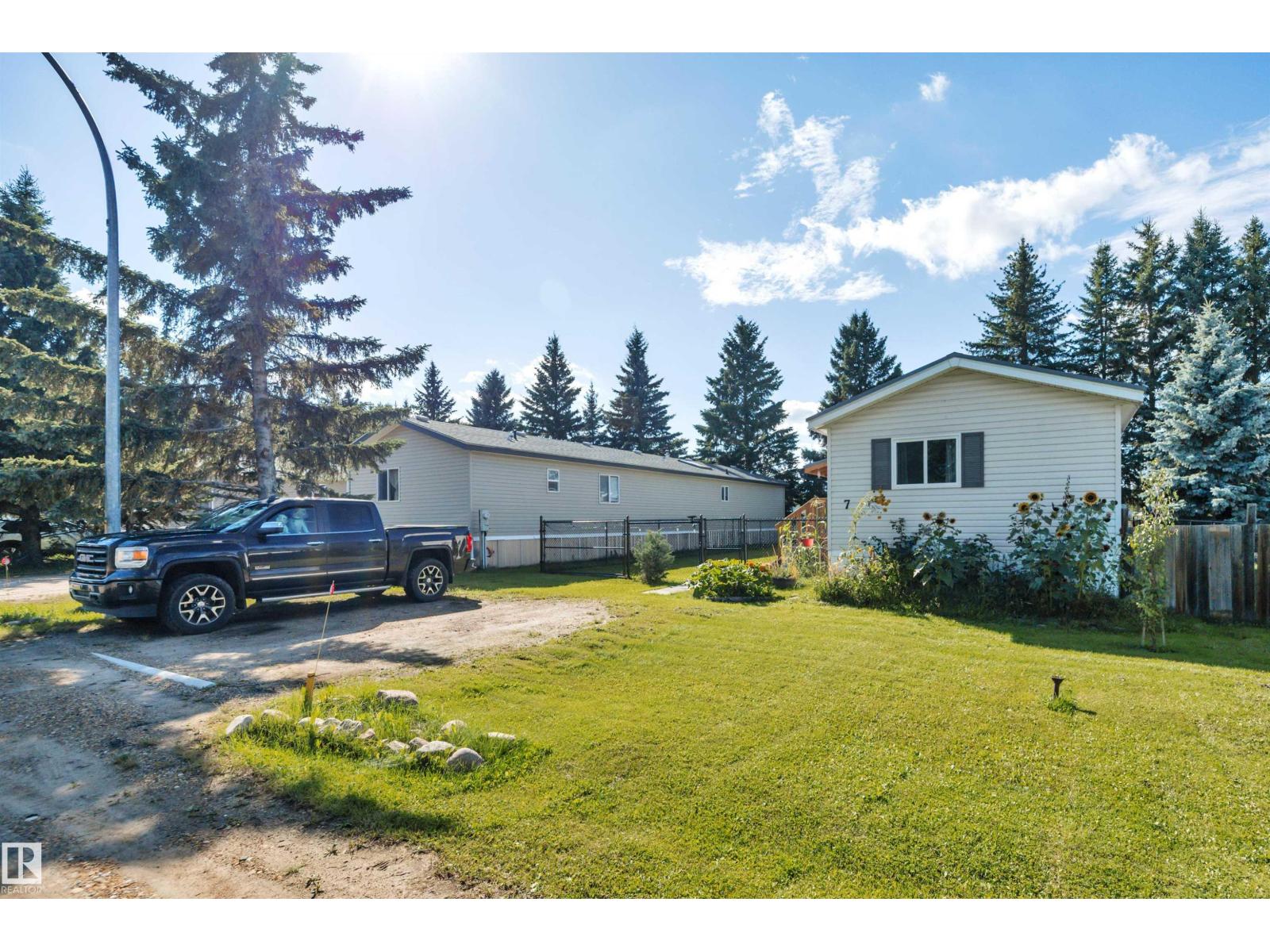 7 Village Green Mobile Park Property Photo 36