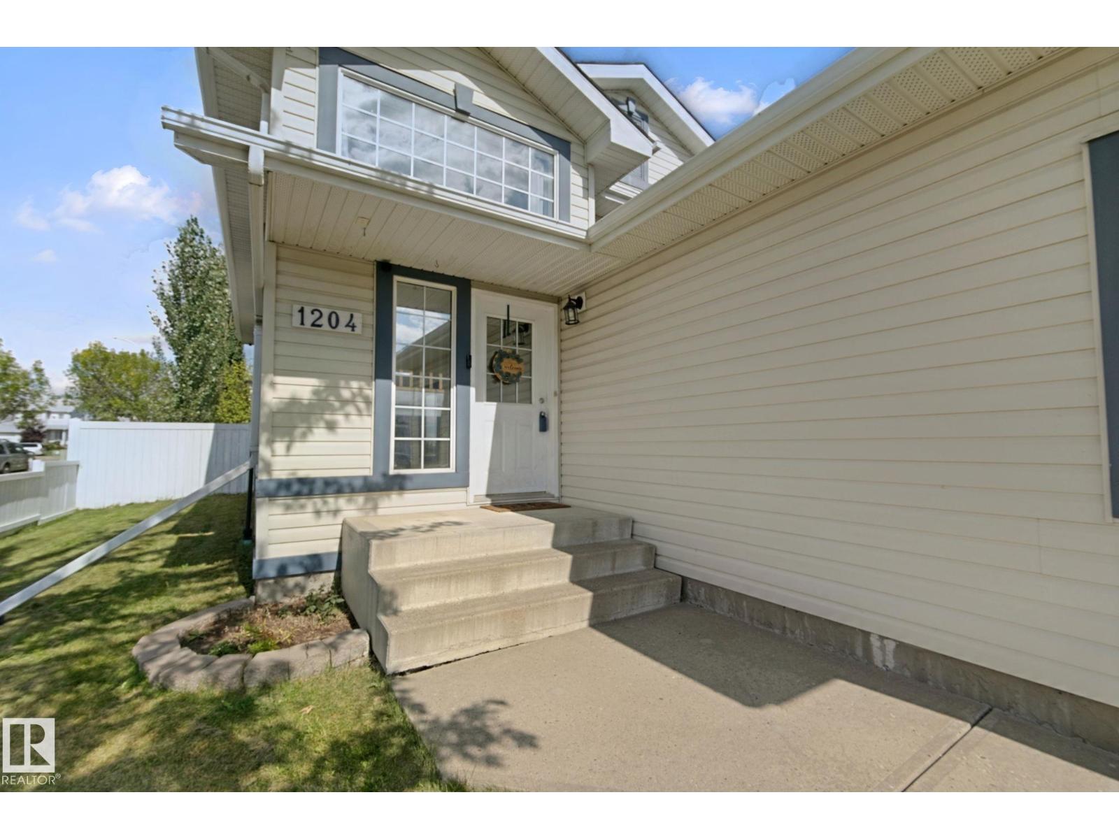 1204 Klarvatten Ct Nw Property Photo 4
