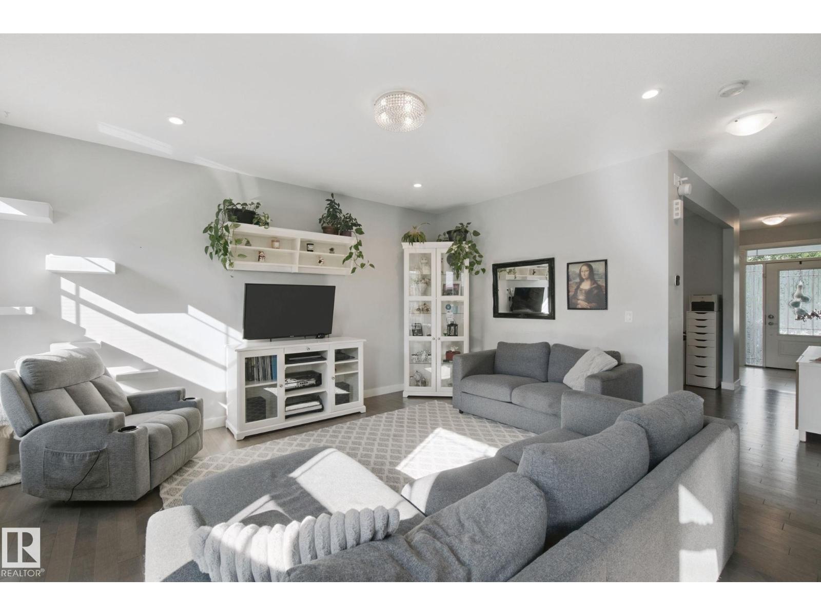 129 Rideau Cr Property Photo 16