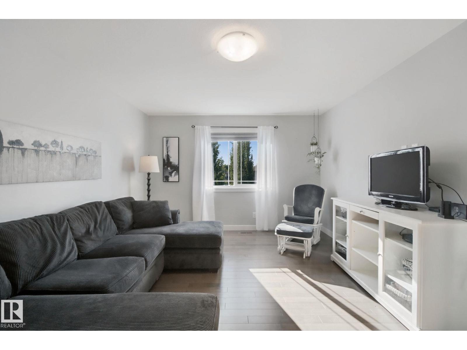 129 Rideau Cr Property Photo 32