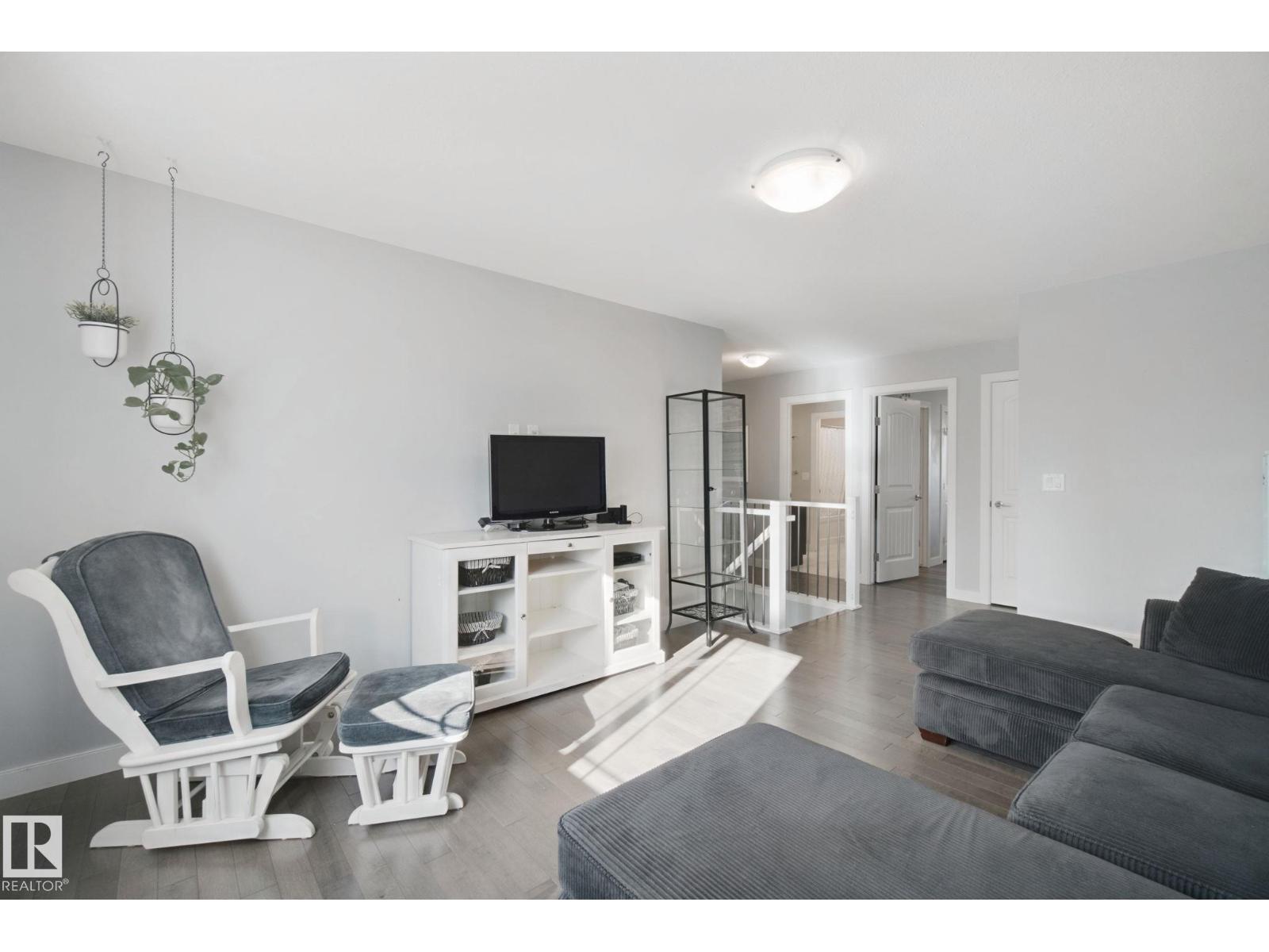 129 Rideau Cr Property Photo 33