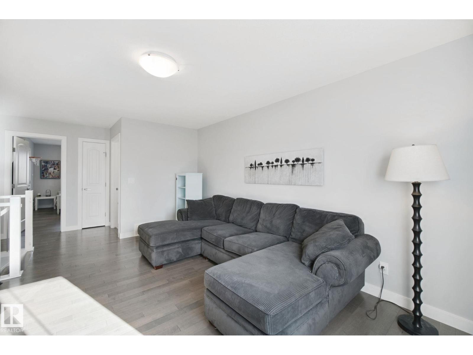 129 Rideau Cr Property Photo 34