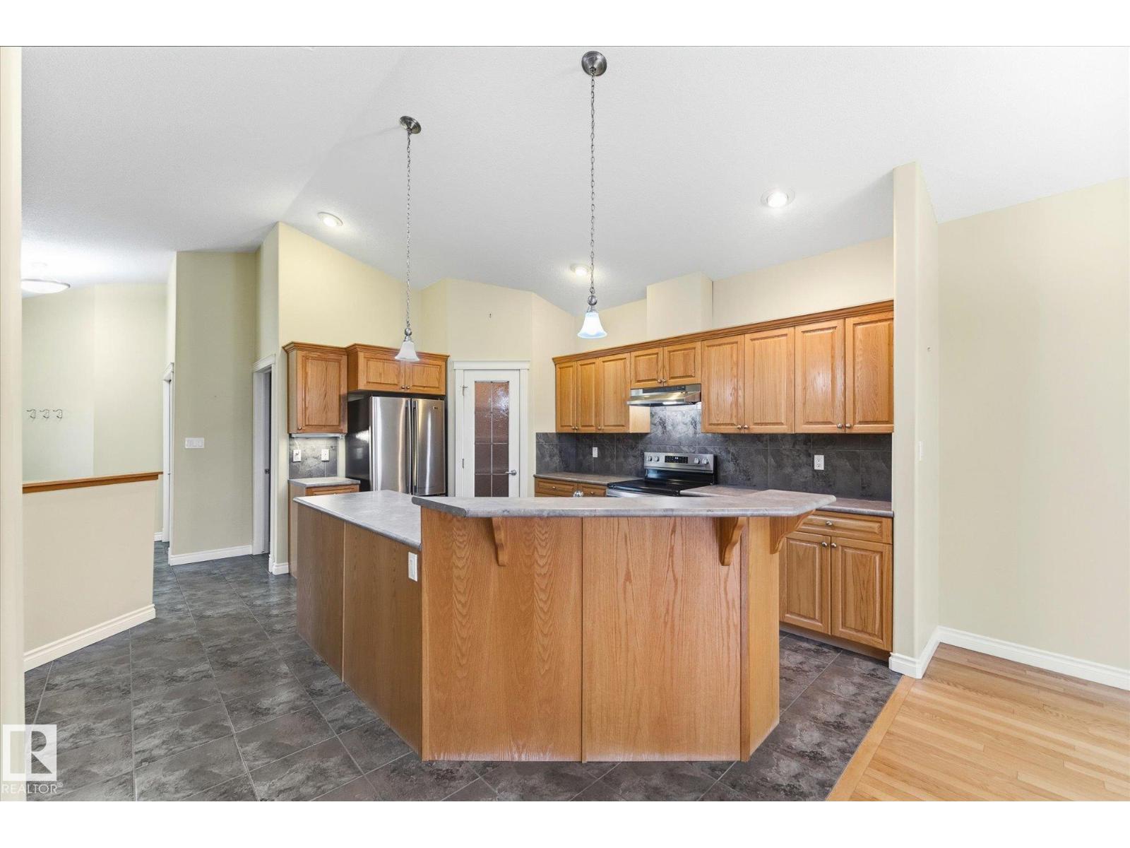 5 Folkstone Pl Property Photo 8