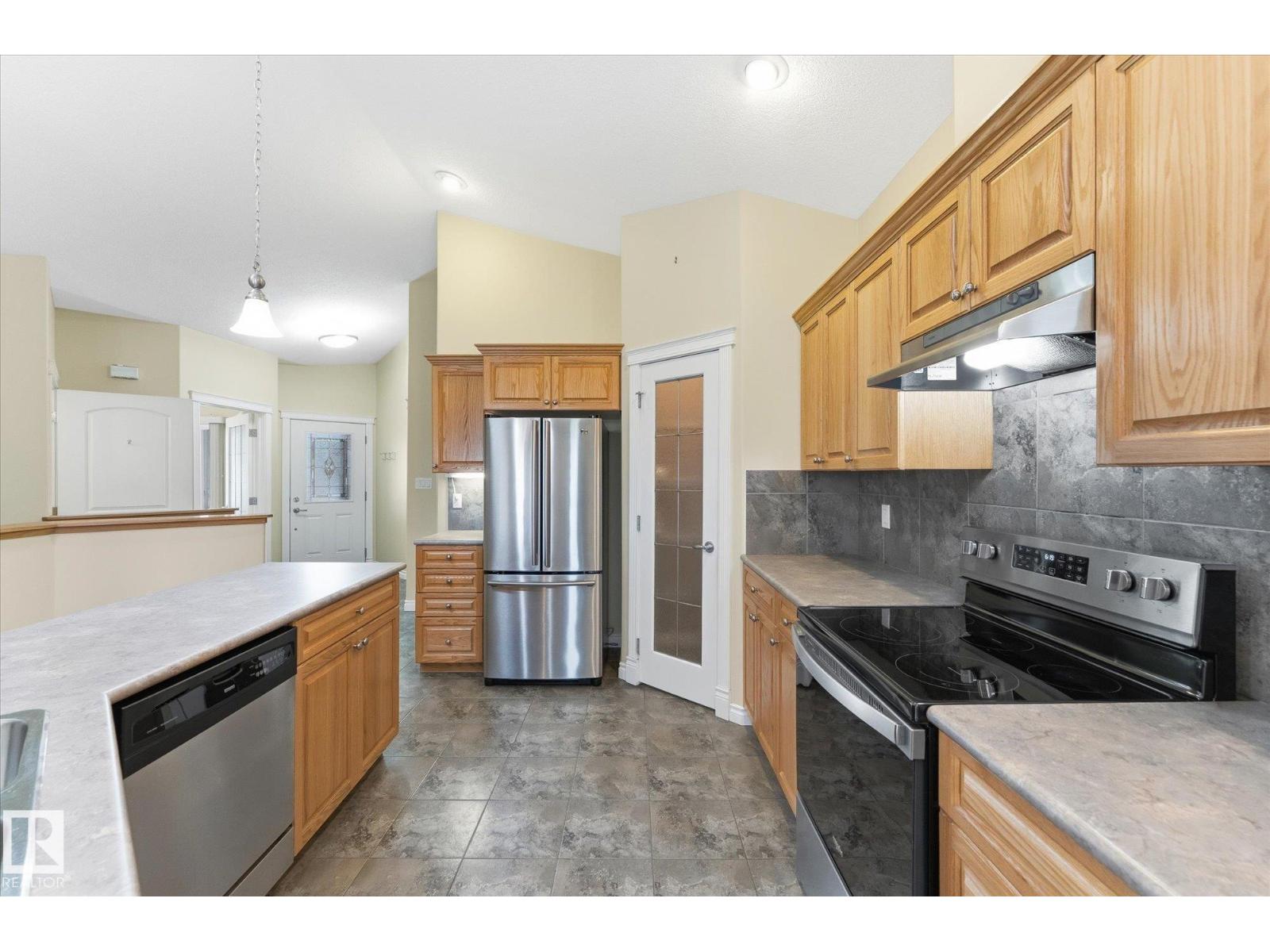 5 Folkstone Pl Property Photo 10