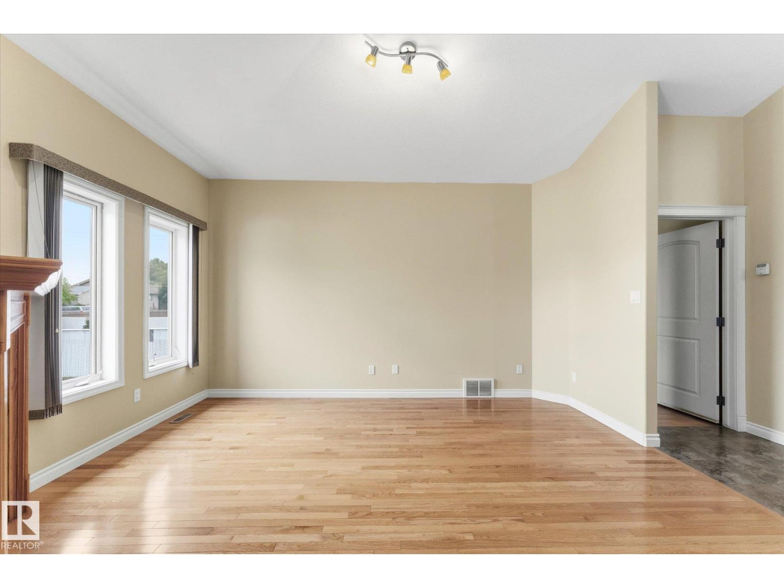 5 Folkstone Pl Property Photo 17