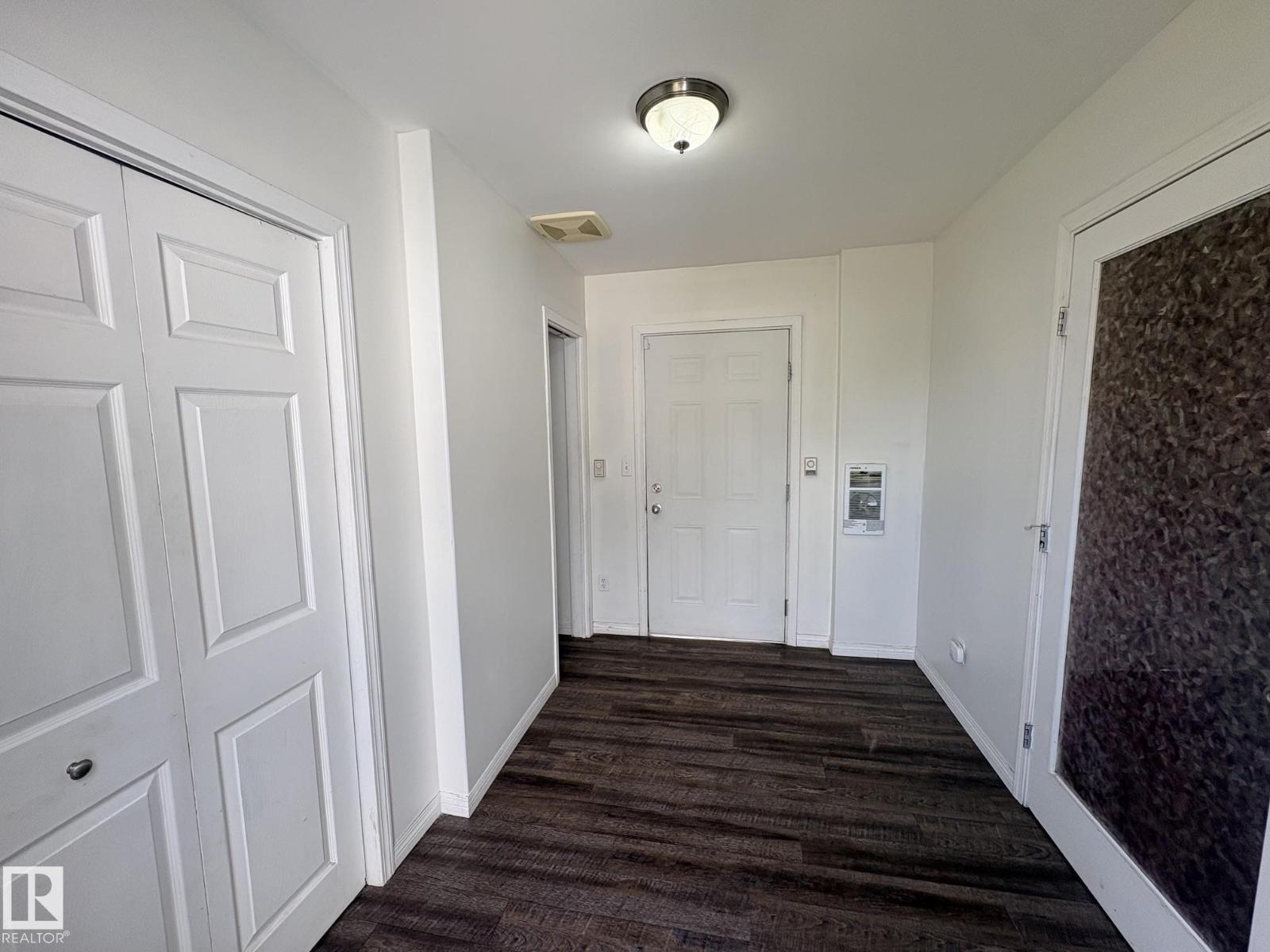 4905 50 St Property Photo 5