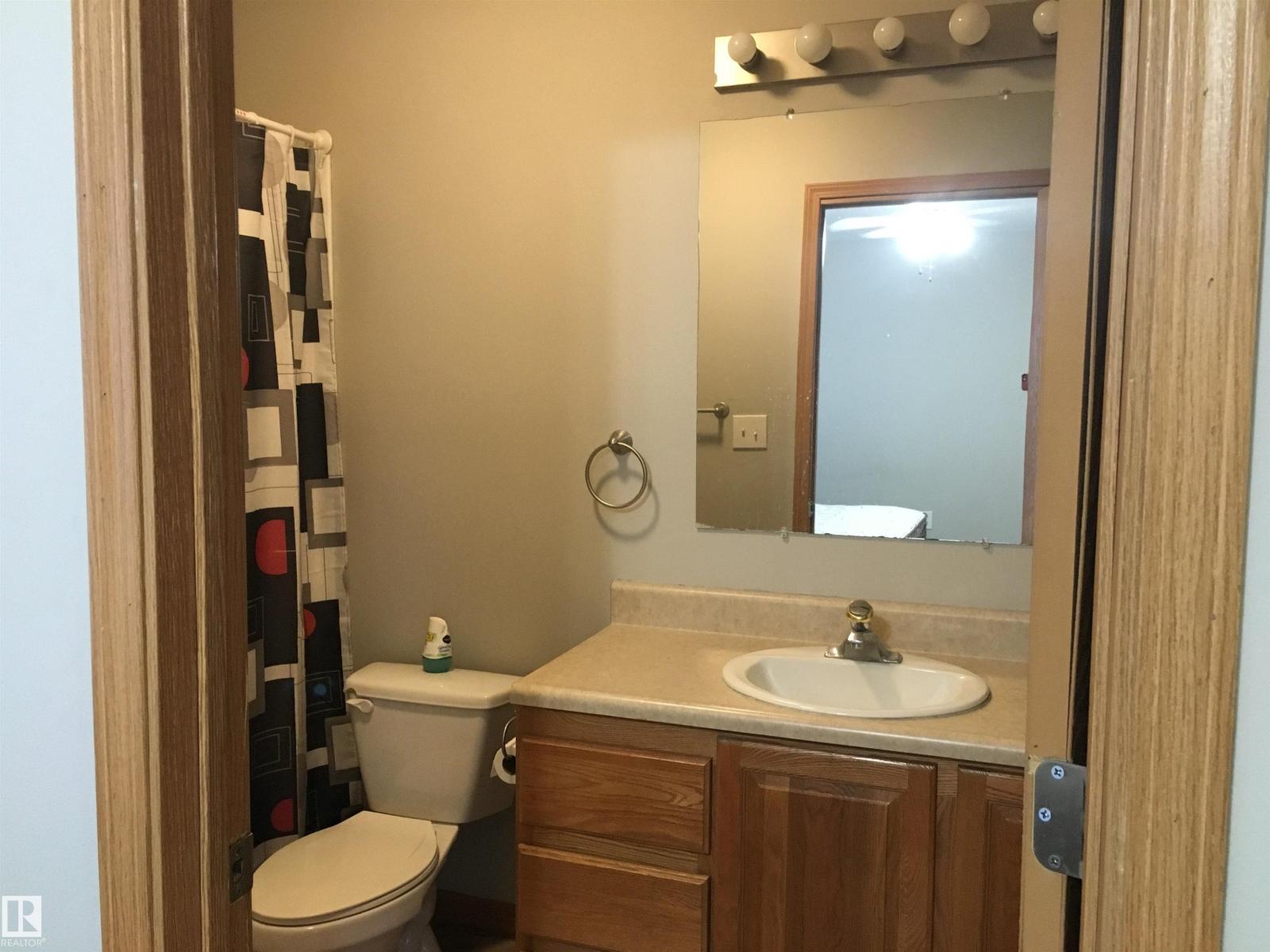 4905 50 St Property Photo 10