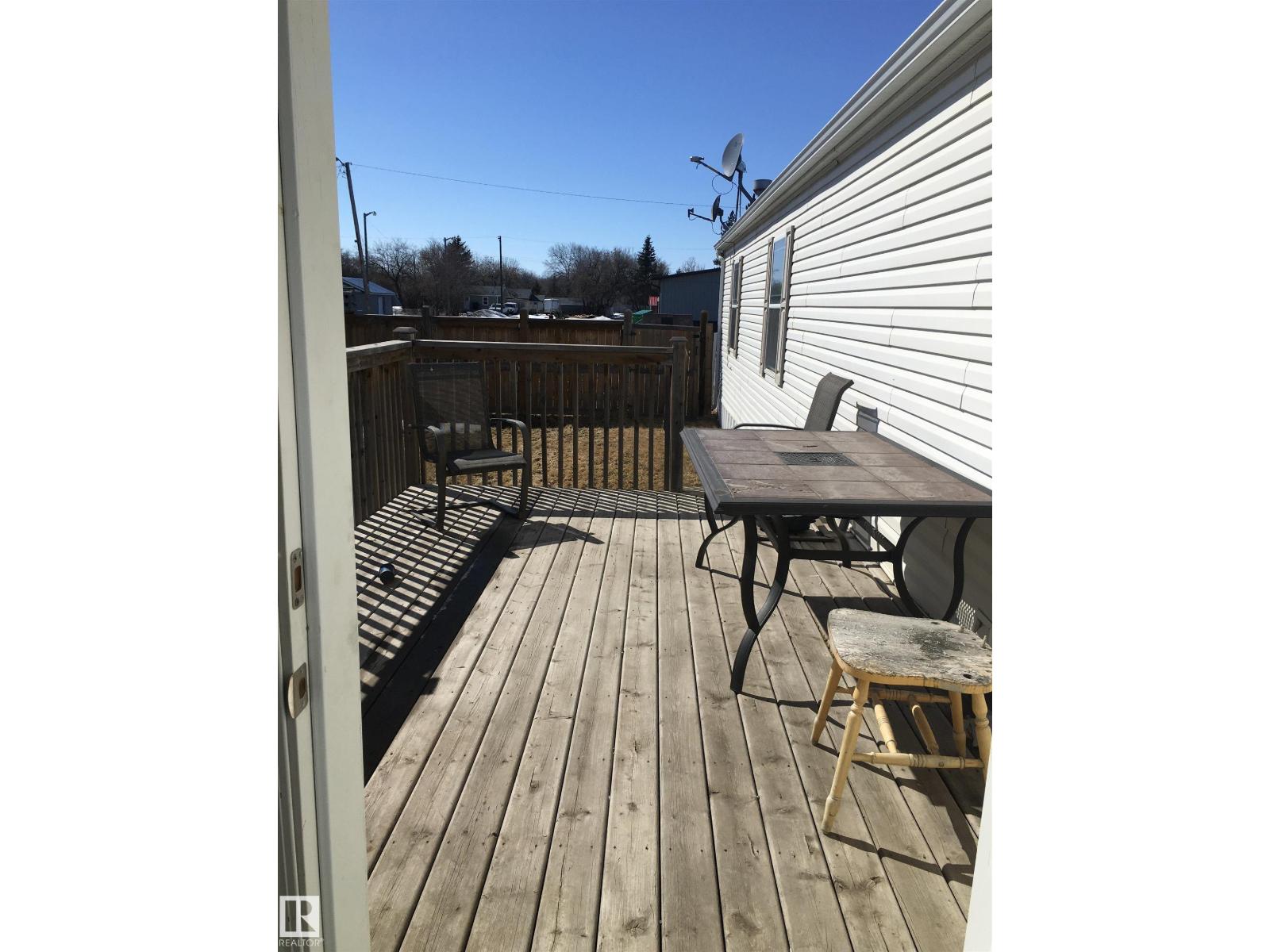 4905 50 St Property Photo 16