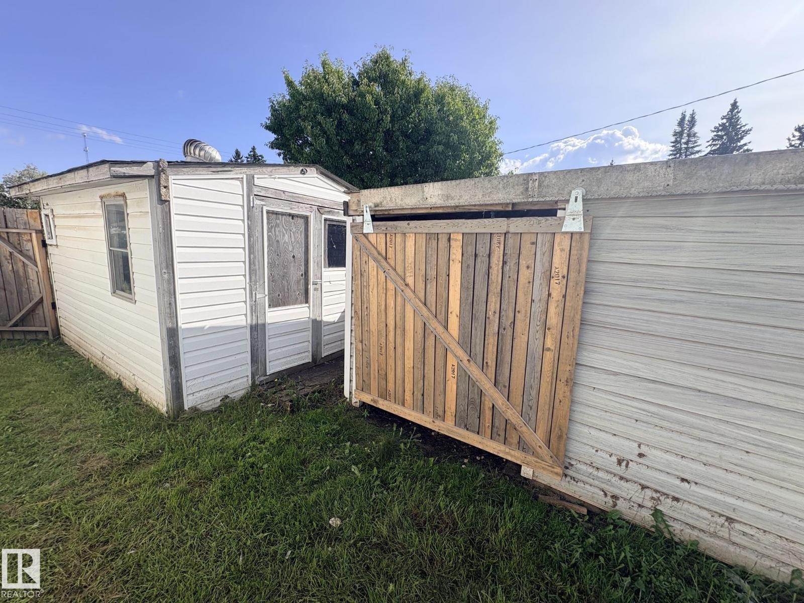 4905 50 St Property Photo 22