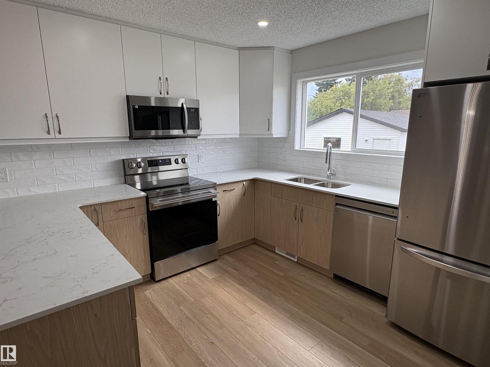 4843 115 Av Nw Property Photo 5