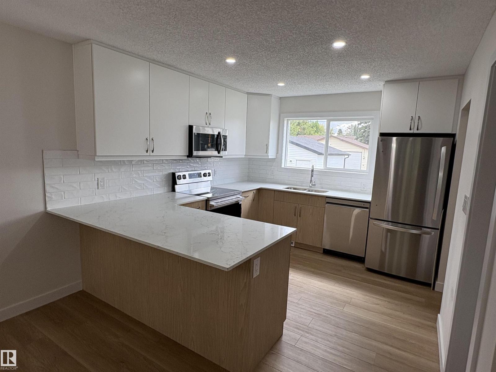 4843 115 Av Nw Property Photo 6