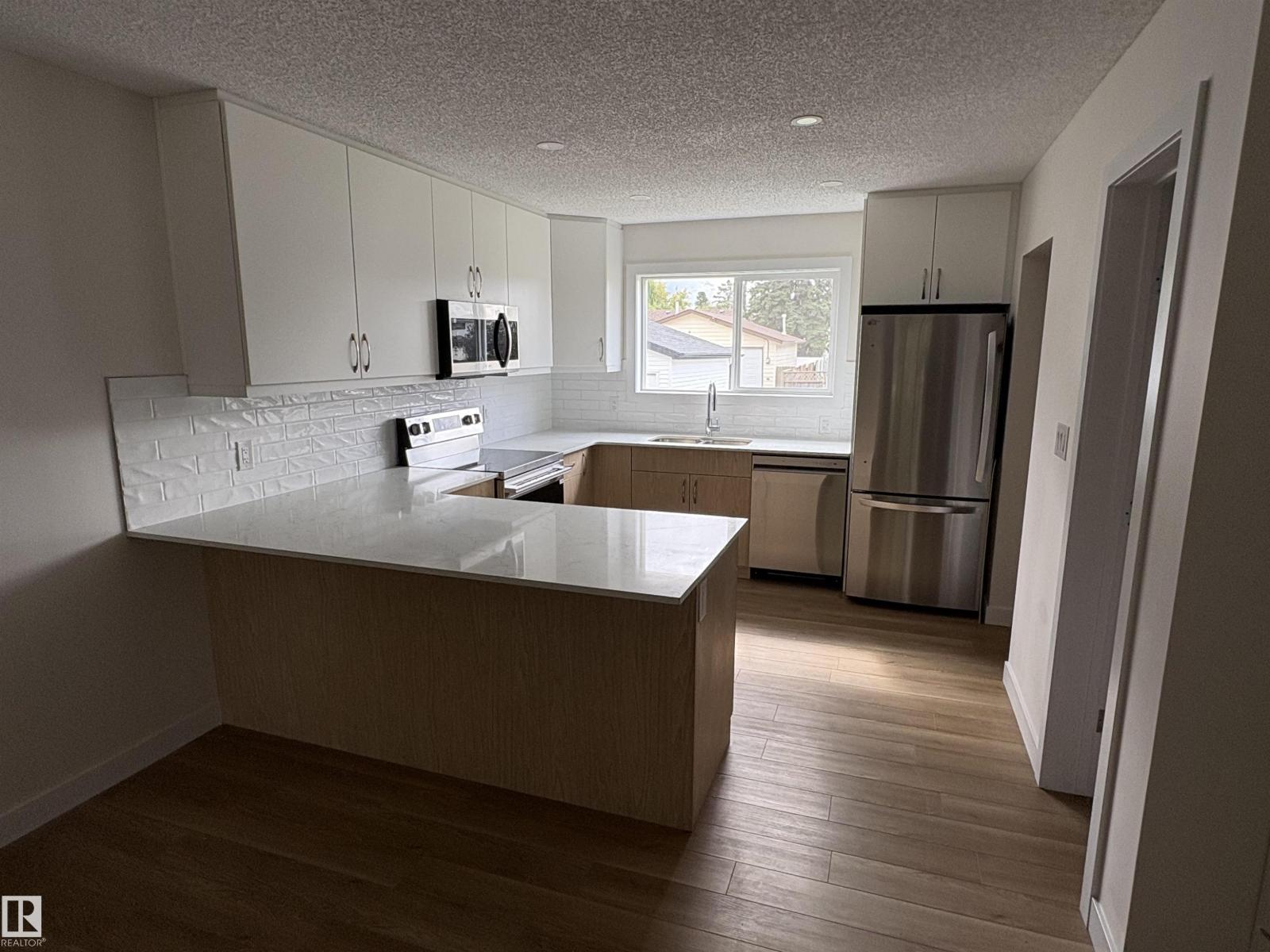 4843 115 Av Nw Property Photo 7