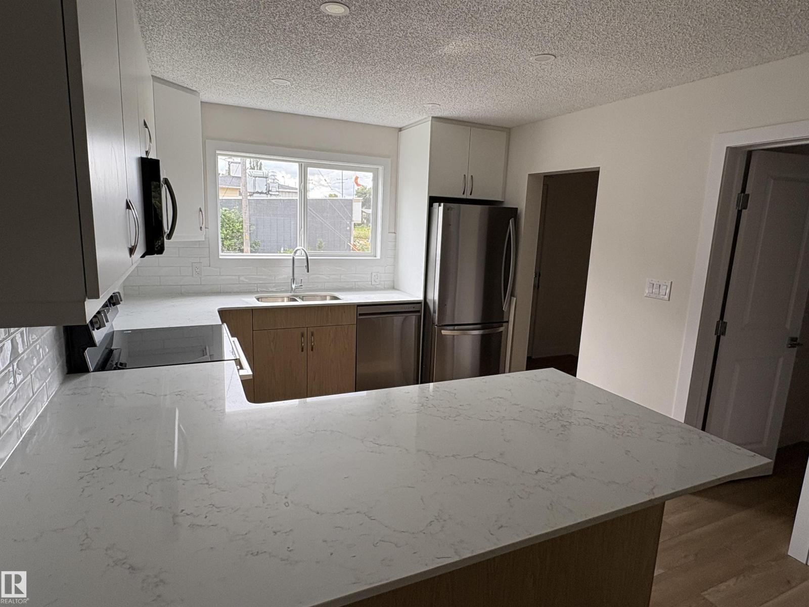 4843 115 Av Nw Property Photo 8