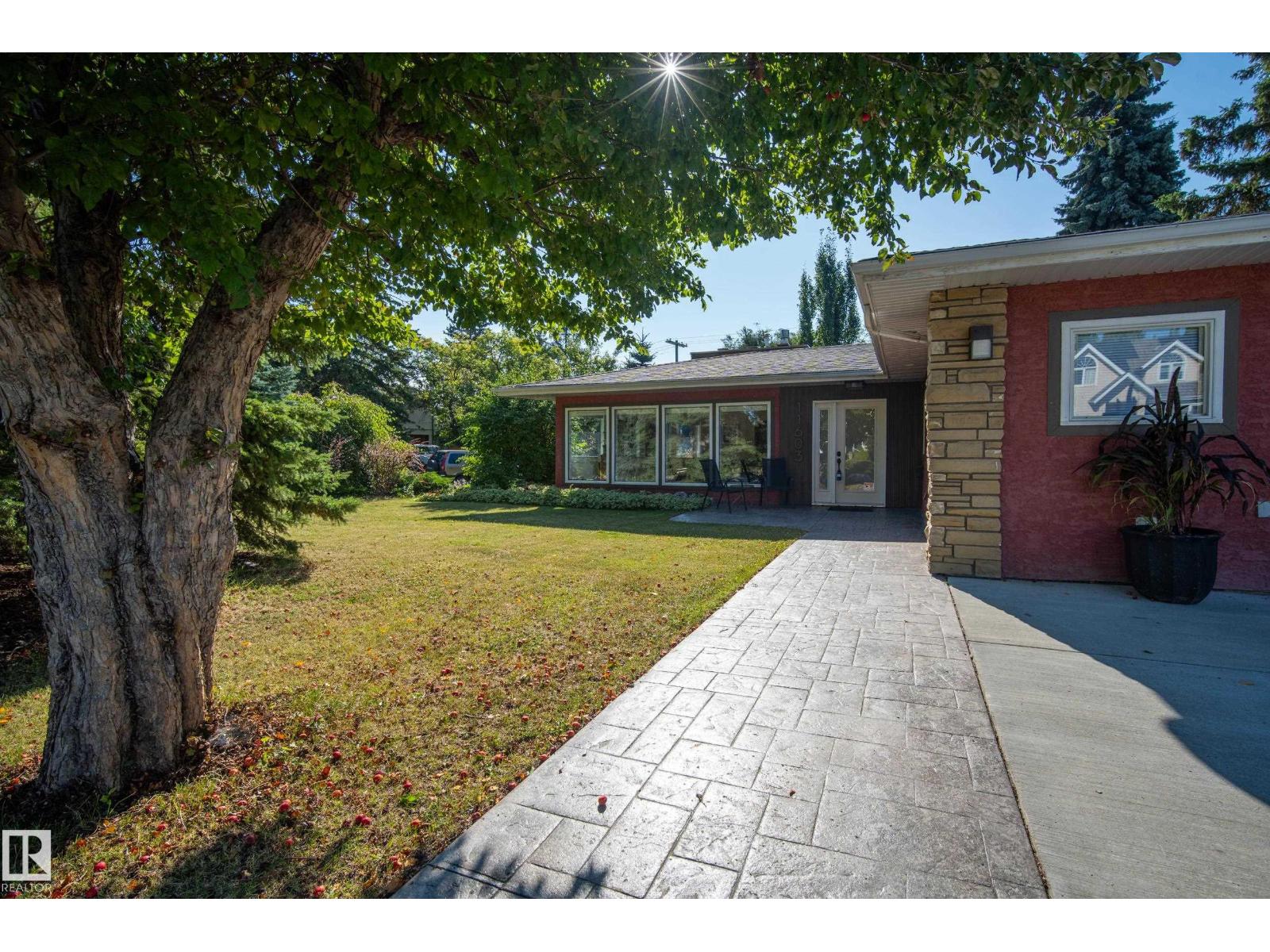 11603 72 AV NW Property Photo 1