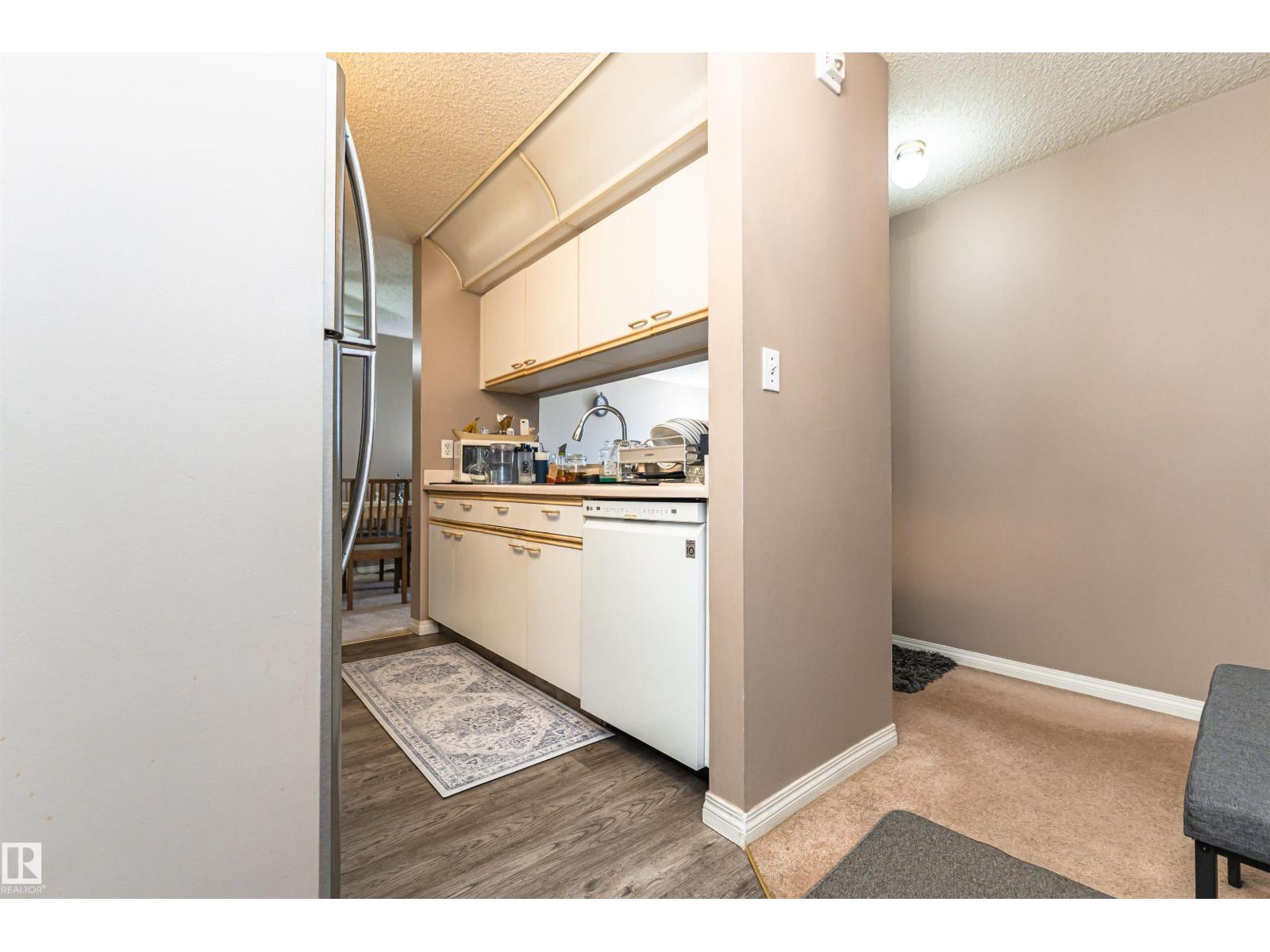 #315 9620 174 St Nw Property Photo 11