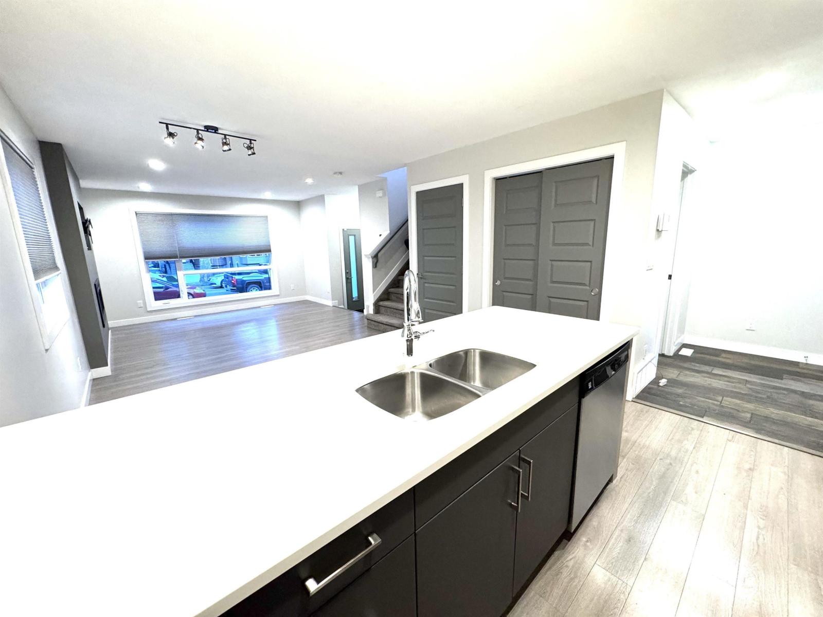12046 89 St Nw Property Photo 5