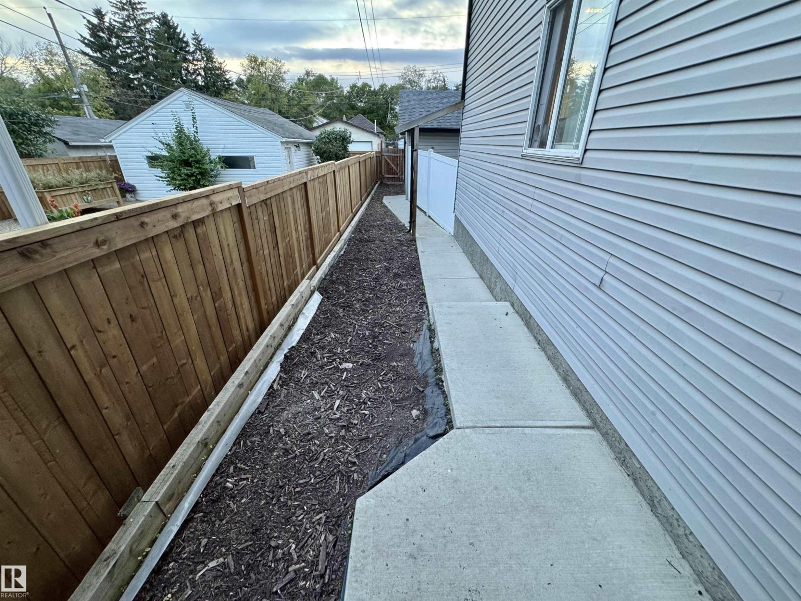 12046 89 St Nw Property Photo 37