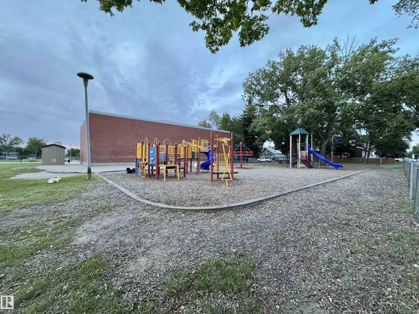 12046 89 St Nw Property Photo 43