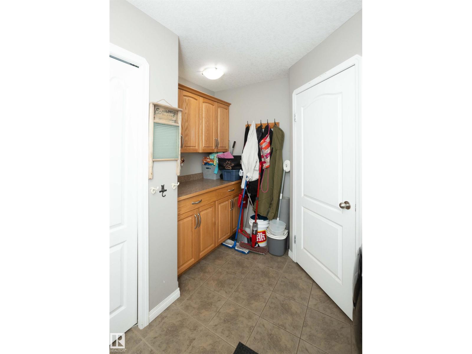 6003 50 Ave Property Photo 57