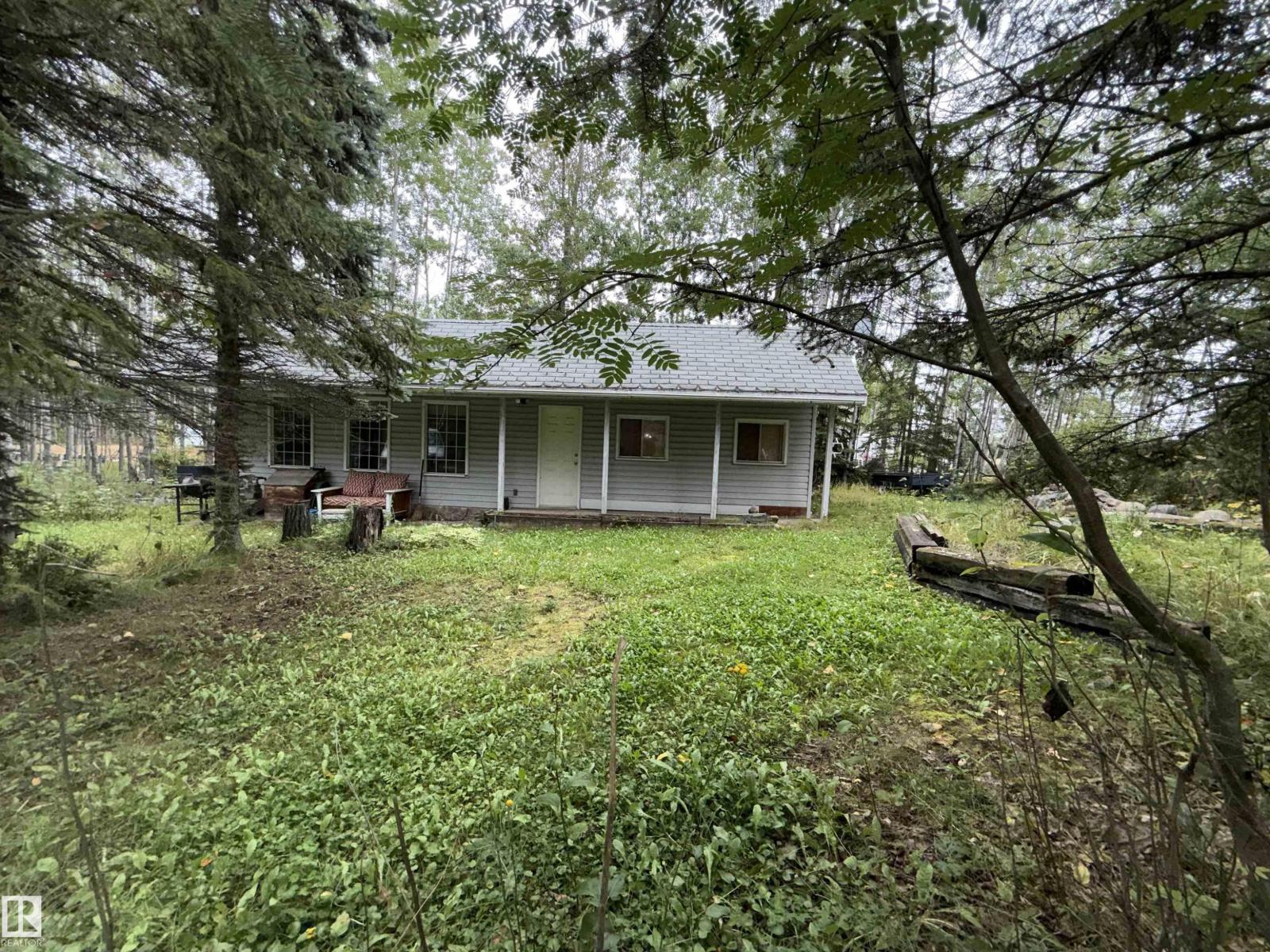 147 David Dr Property Photo 4
