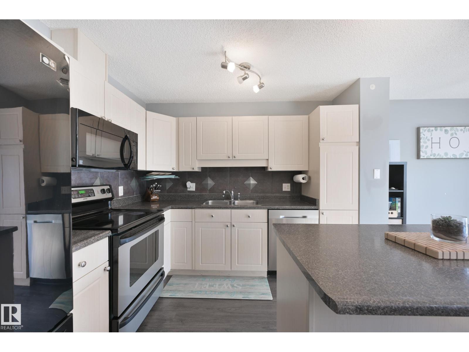 8127 7 Av Sw Property Photo 6